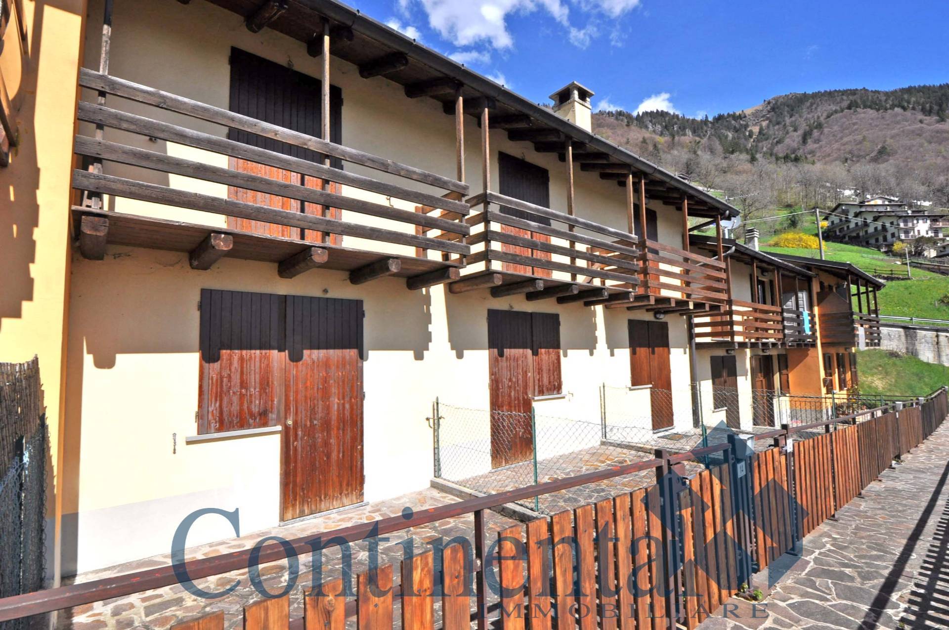 Villa a schiera in vendita a Cusio