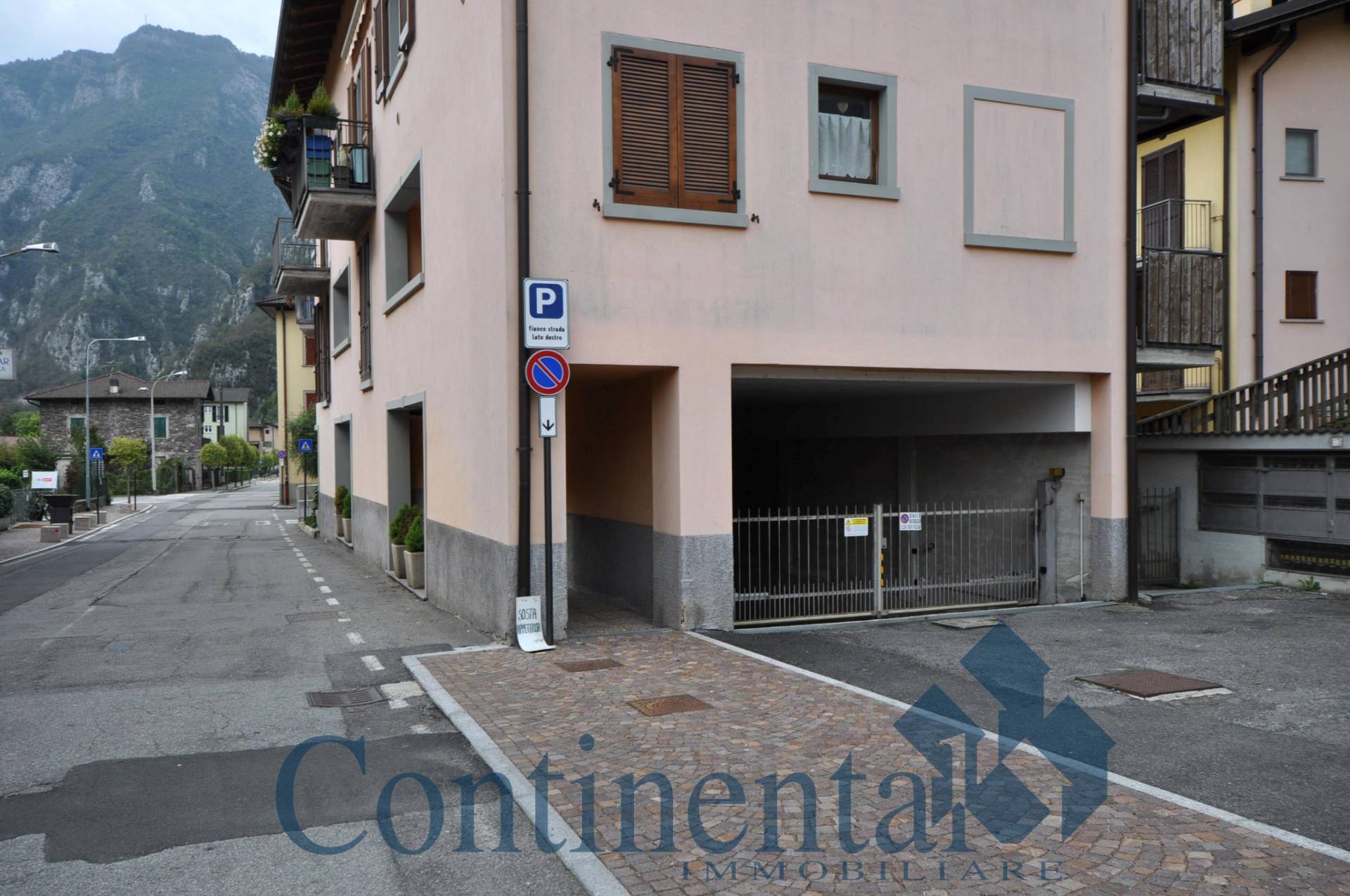 Box o garage in vendita a Lenna