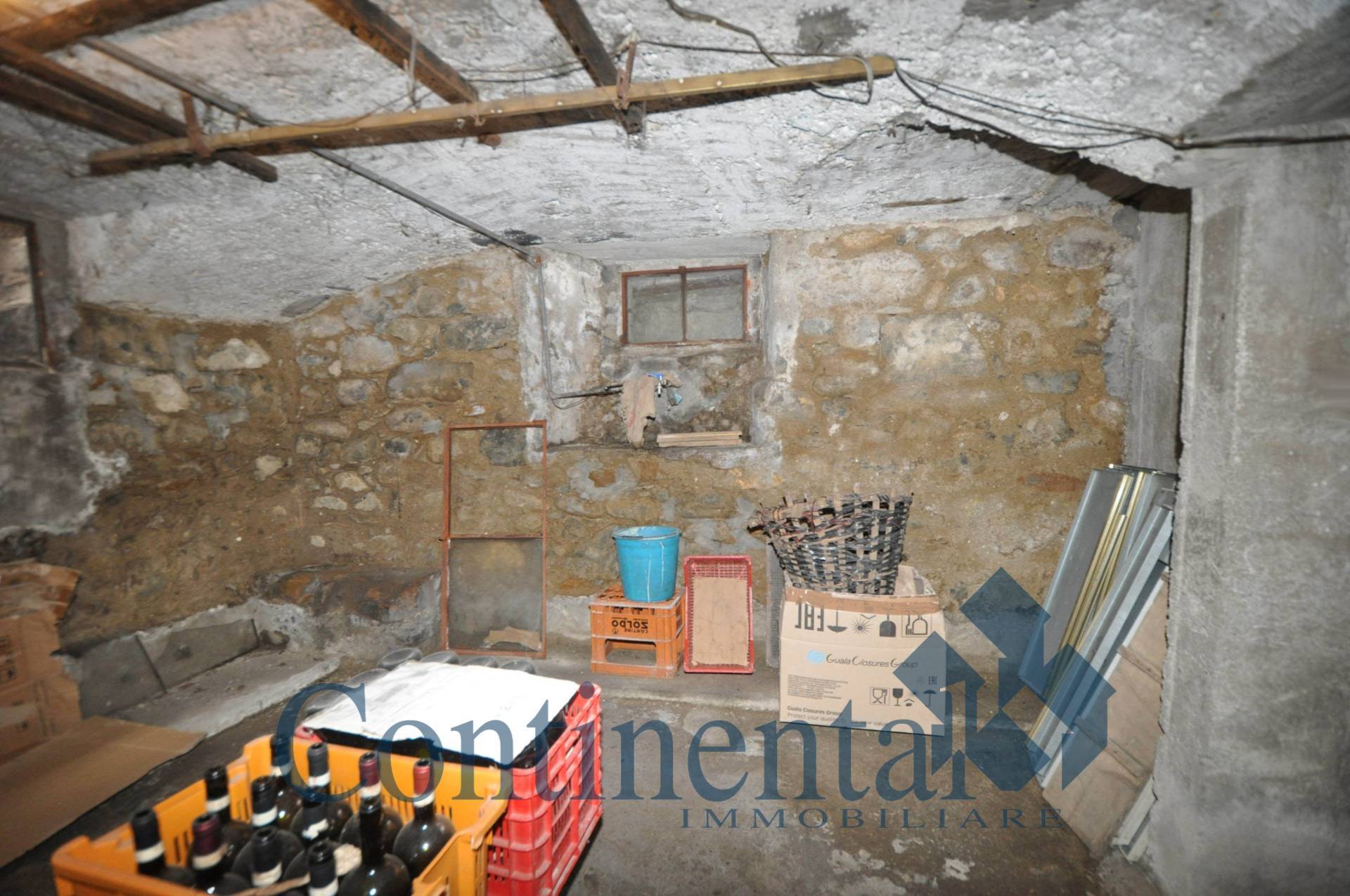 Locale commerciale in vendita a Olmo al Brembo