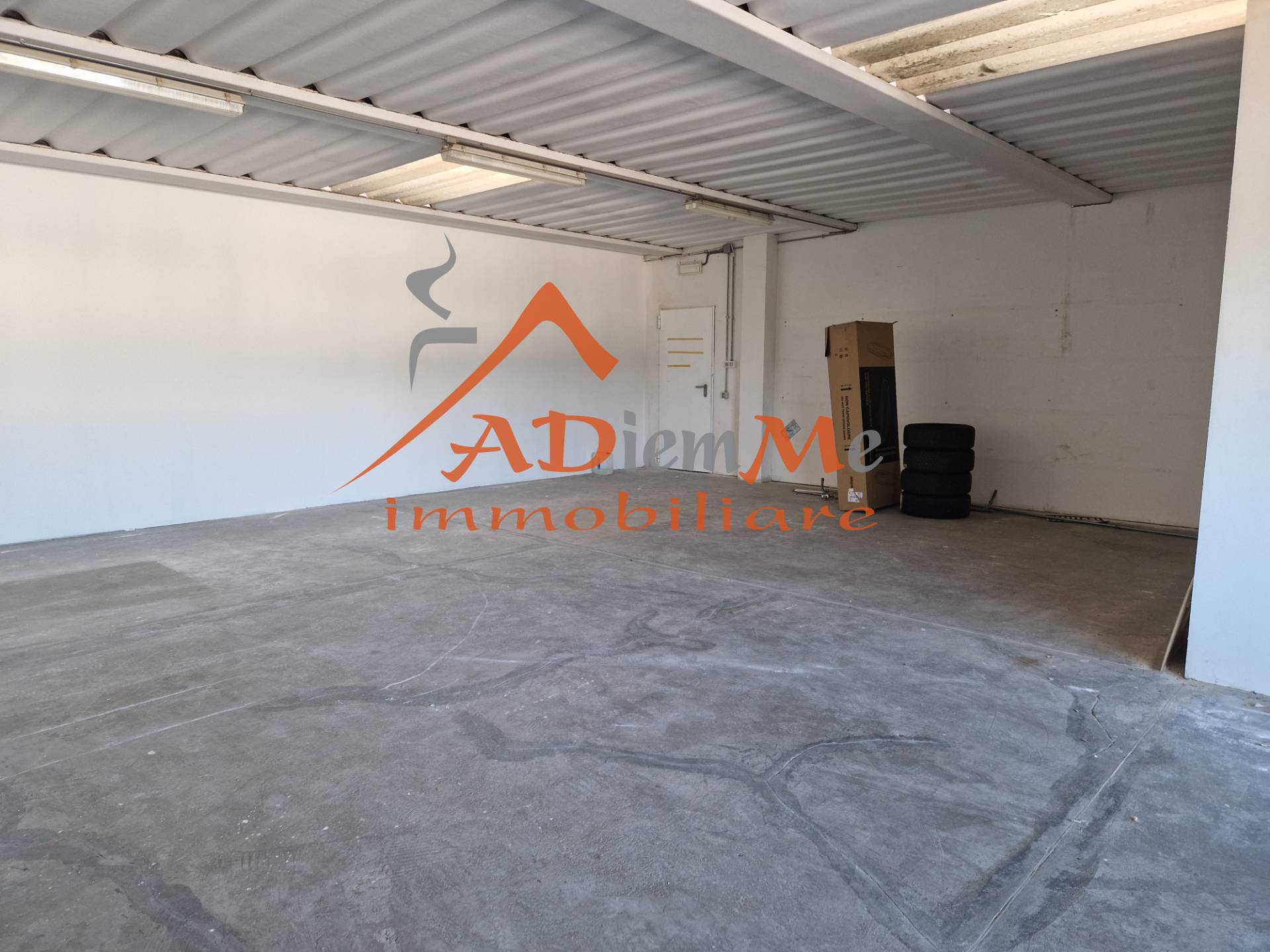 Studio/Ufficio in affitto a Cascina, Centro