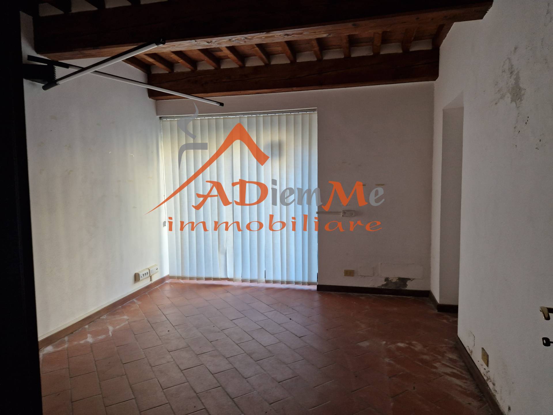 Locale commerciale in affitto a Pisa, Sant'Antonio