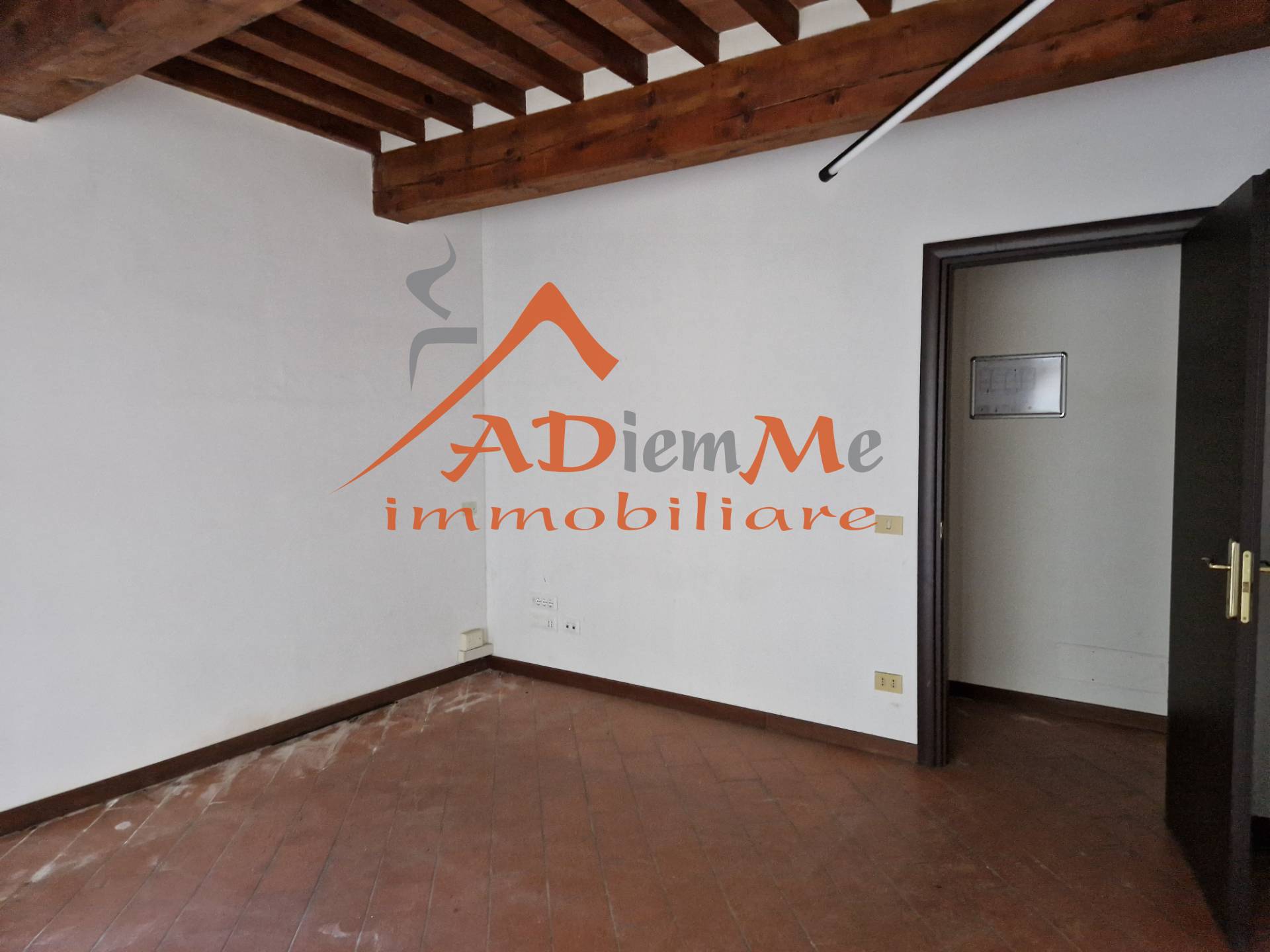 Locale commerciale in affitto a Pisa, Sant'Antonio