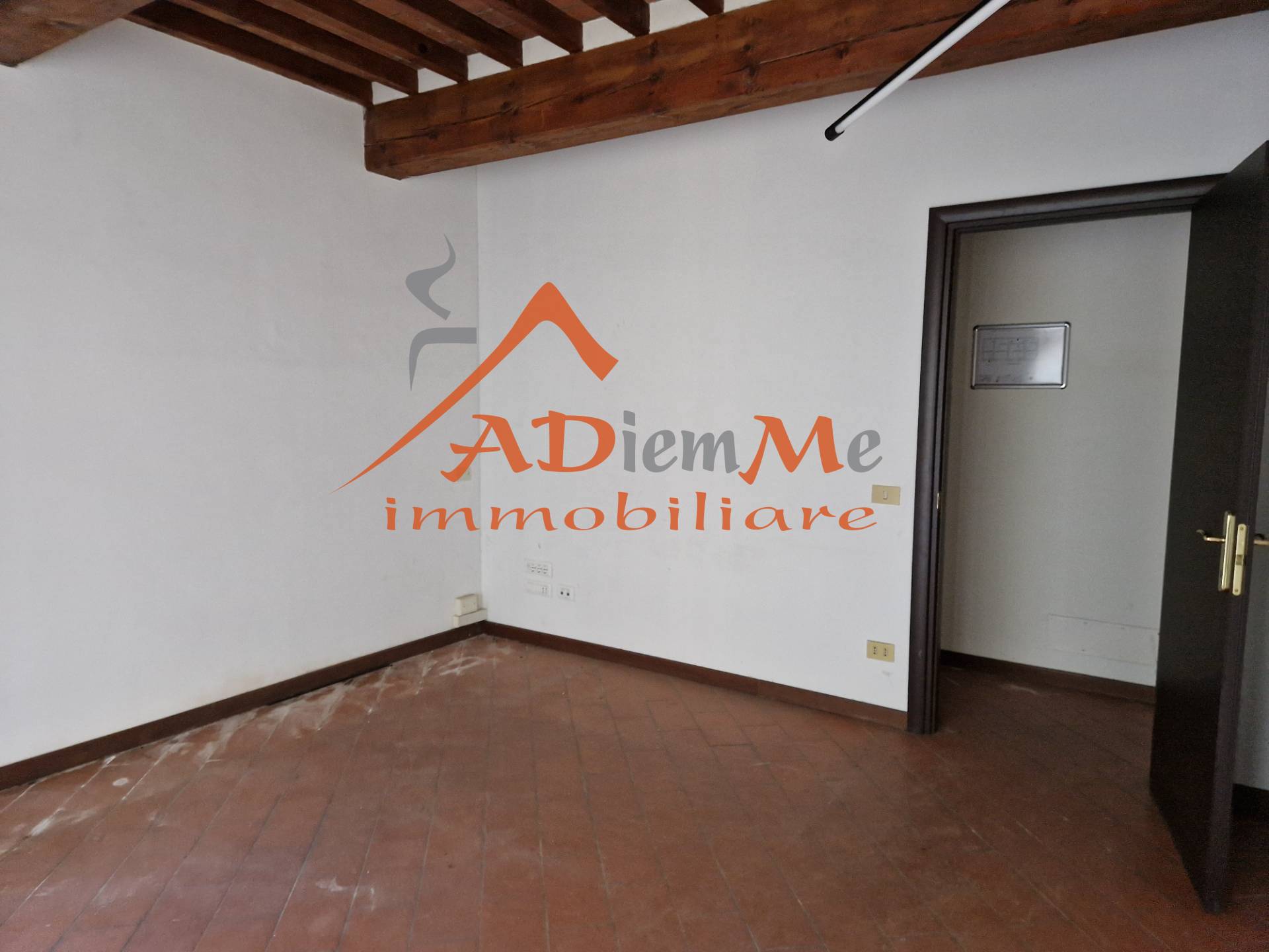 Locale commerciale in affitto a Pisa, Sant'Antonio