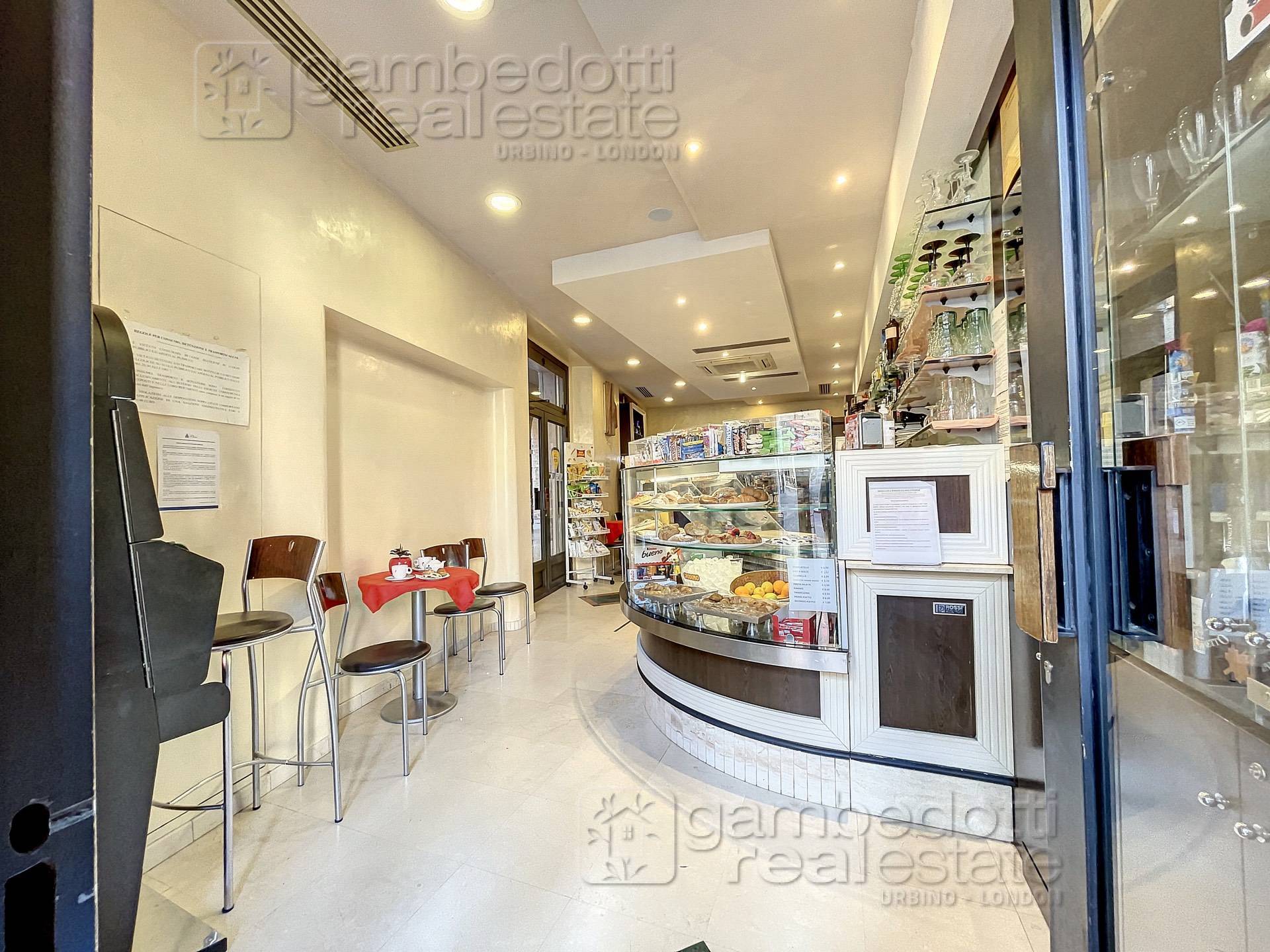 Bar in vendita a Urbino, Centro Storico