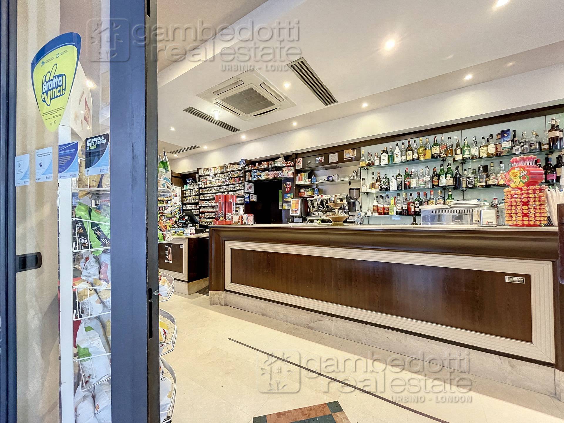 Bar in vendita a Urbino, Centro Storico