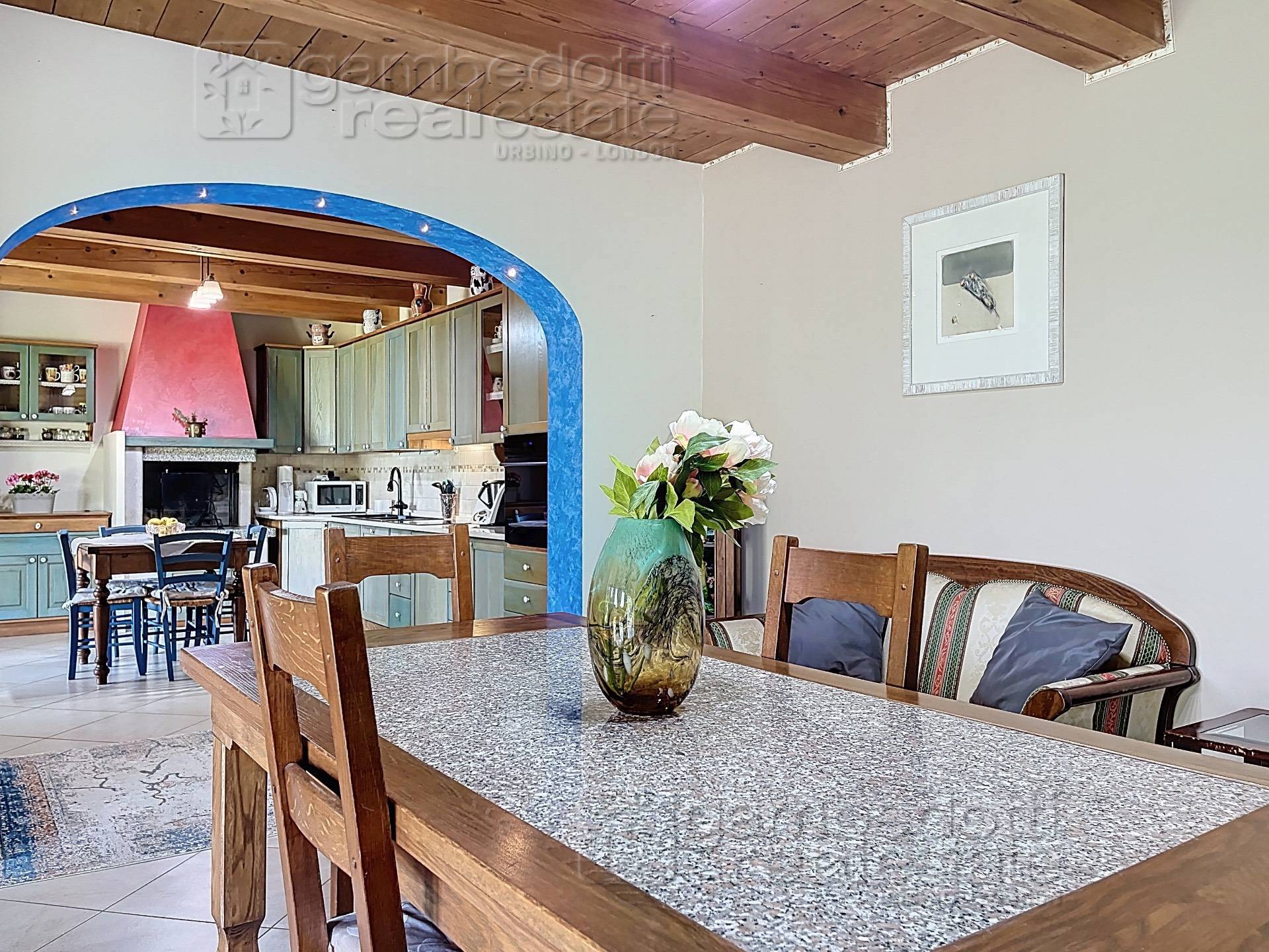 Casa Indipendente in vendita a Fermignano