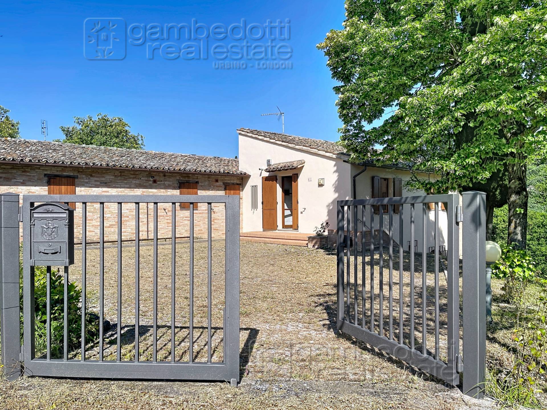 Casa Indipendente in vendita a Urbino, Villa Croce