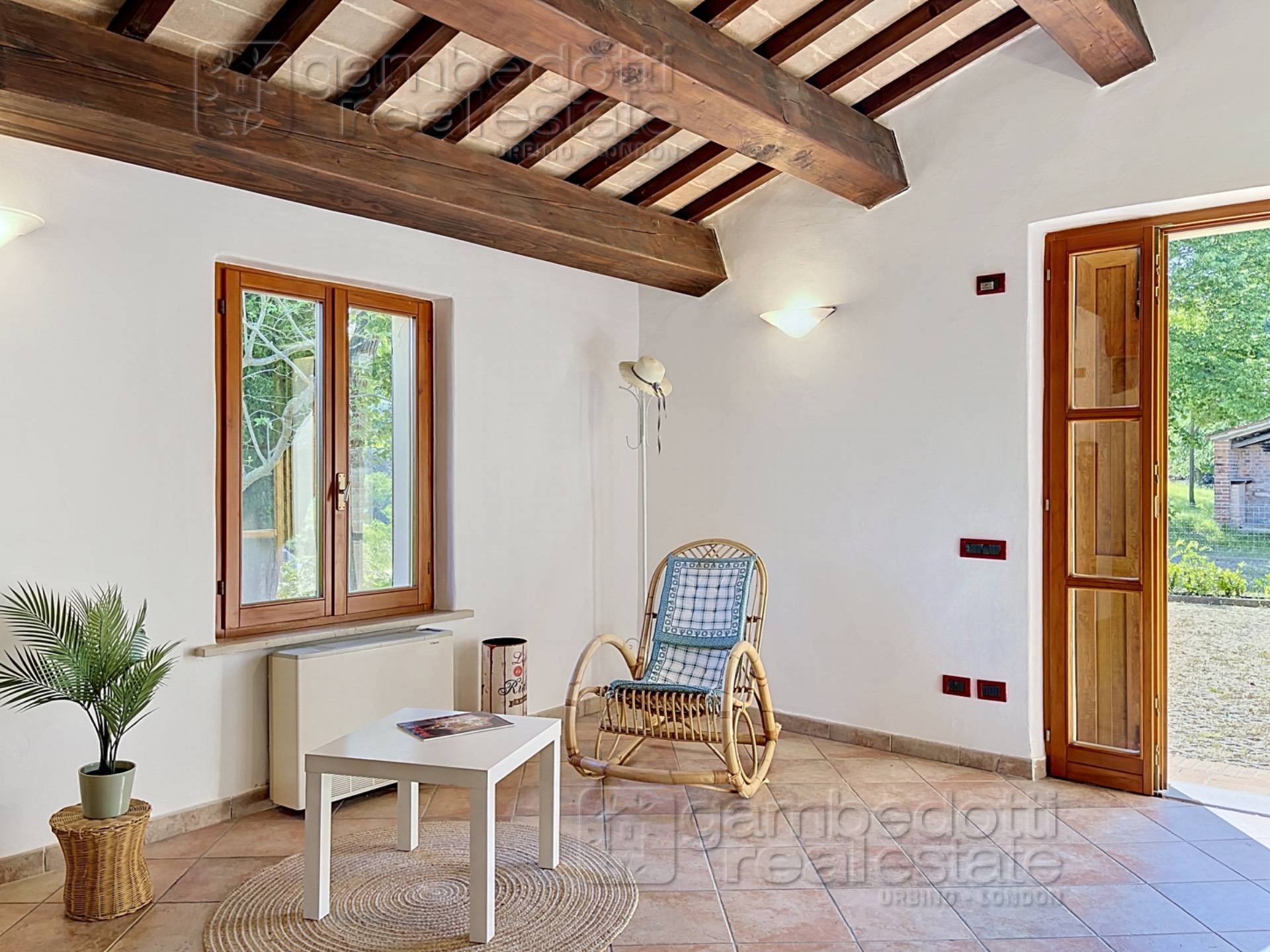 Casa Indipendente in vendita a Urbino, Villa Croce