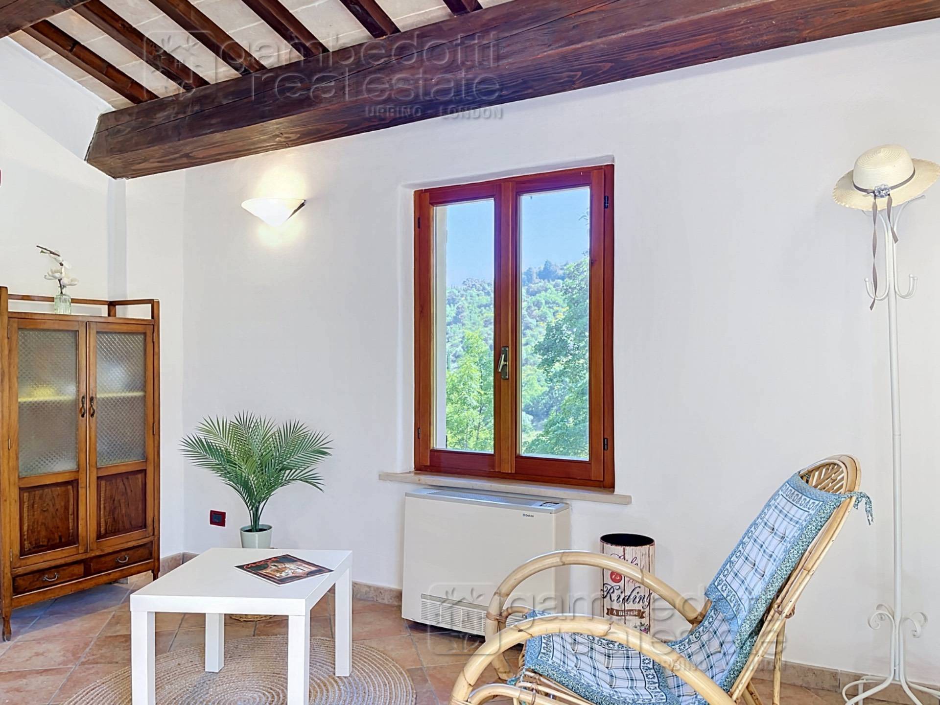 Casa Indipendente in vendita a Urbino, Villa Croce