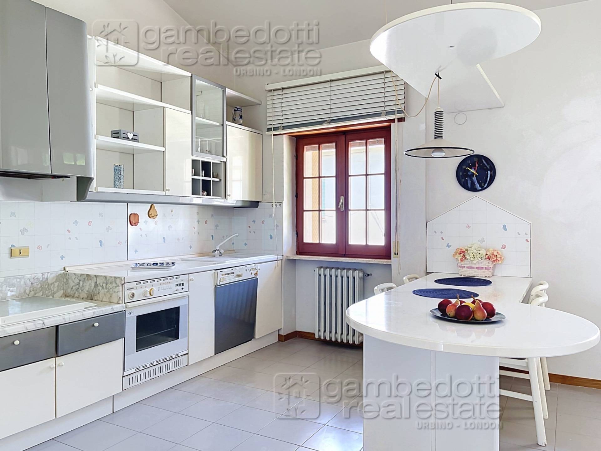 Casa Indipendente in vendita a Serra Sant'Abbondio