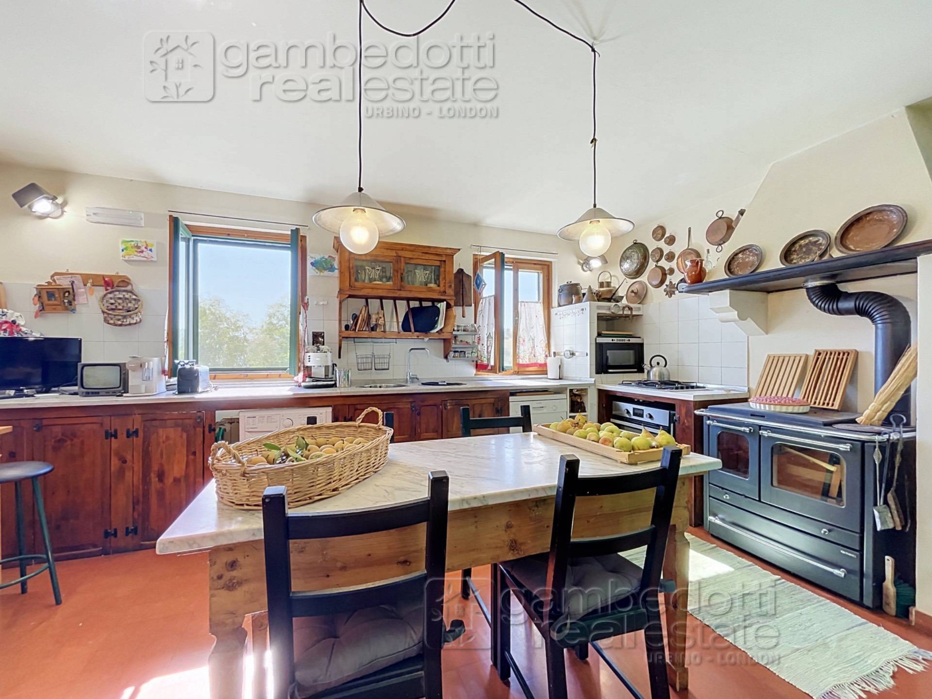 Villa in vendita a Urbino