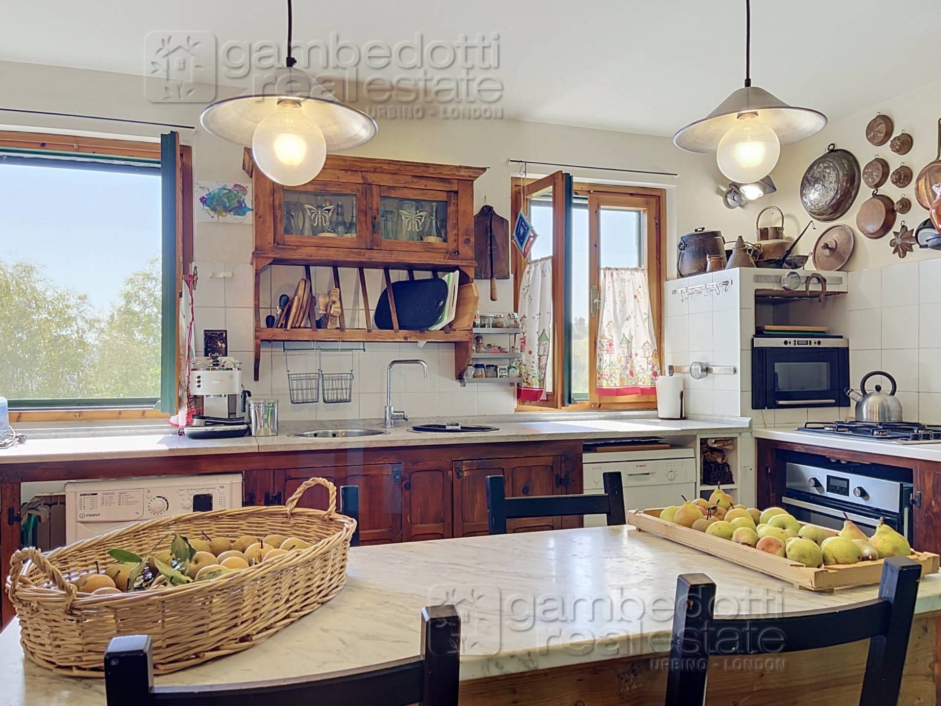 Villa in vendita a Urbino