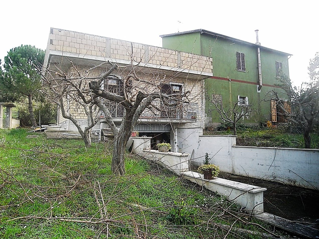 Rustico in vendita a Carassai