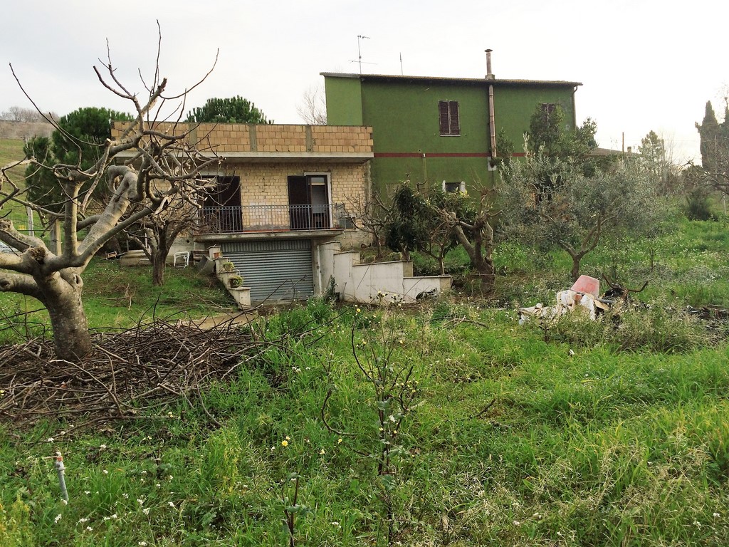 Rustico in vendita a Carassai