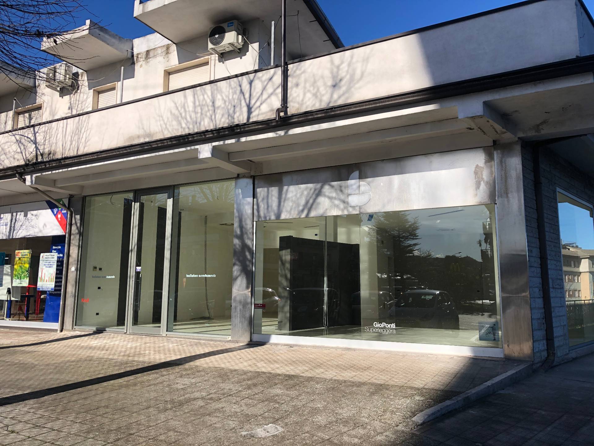 Locale commerciale in vendita a San Benedetto del Tronto