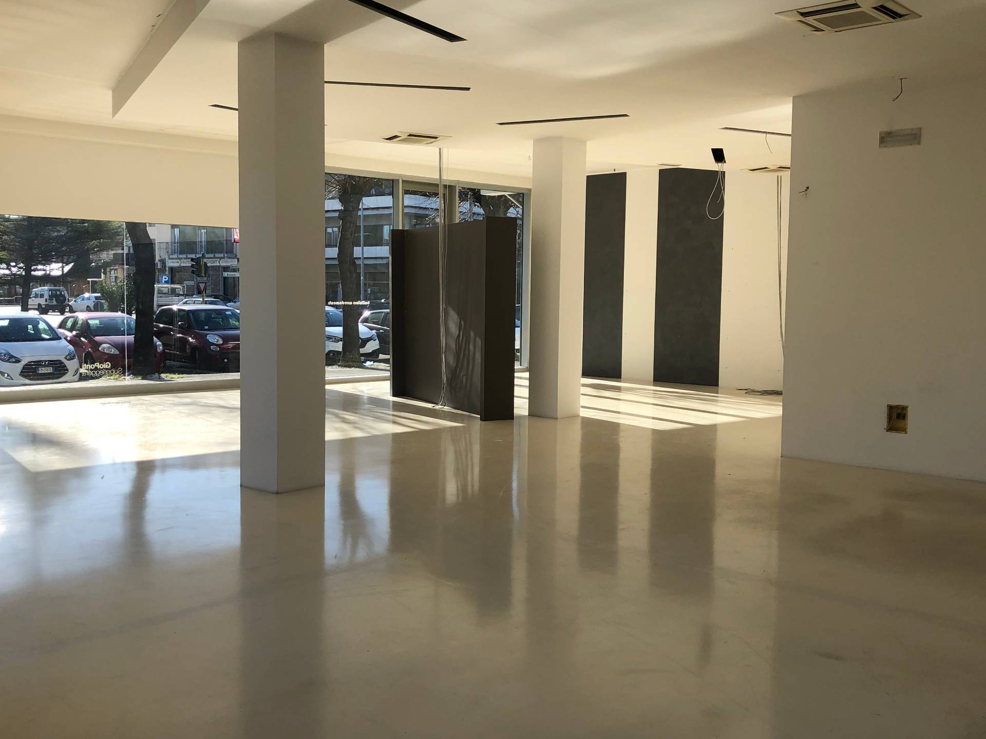 Locale commerciale in vendita a San Benedetto del Tronto