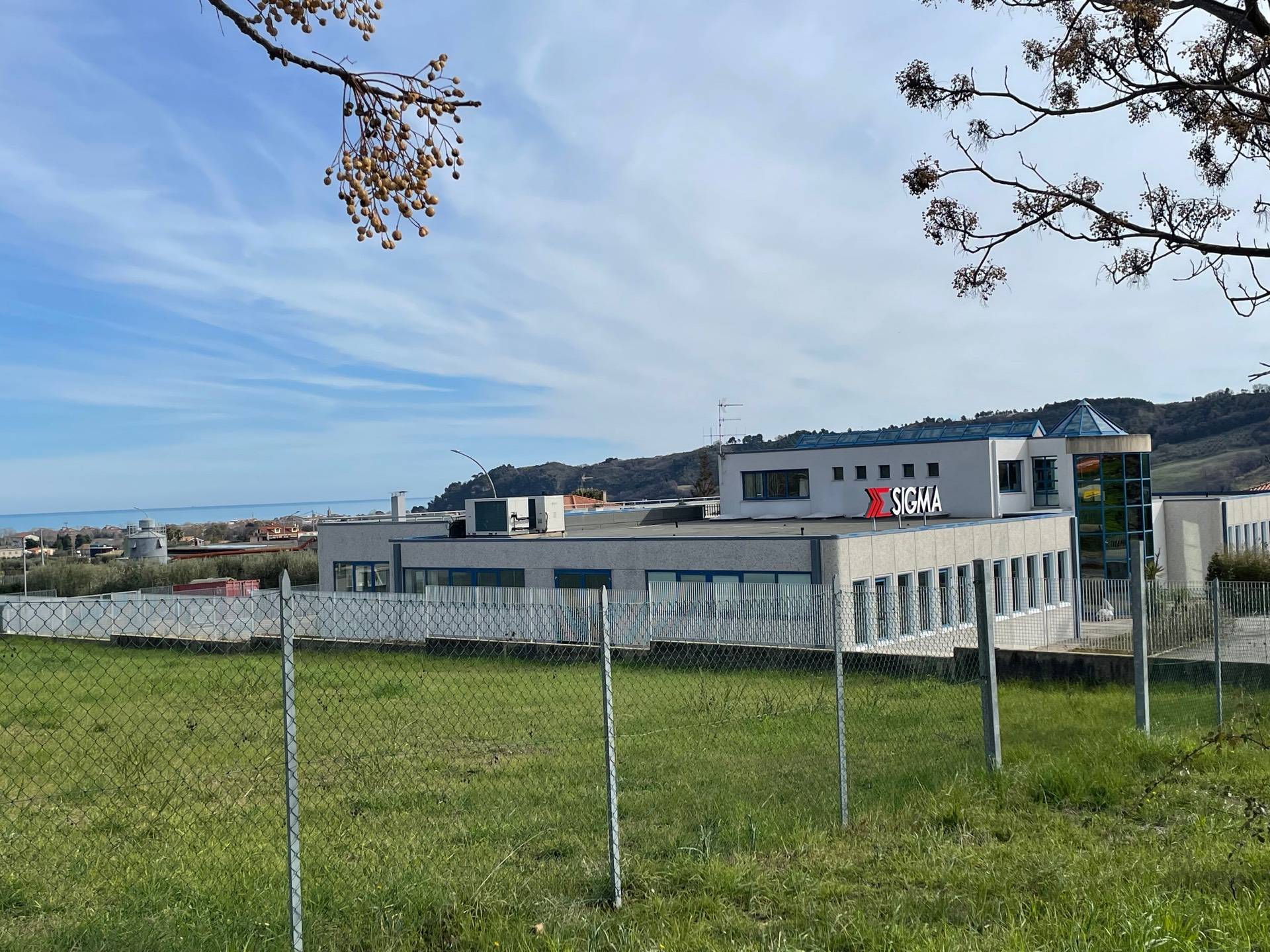 Capannone in vendita a Altidona