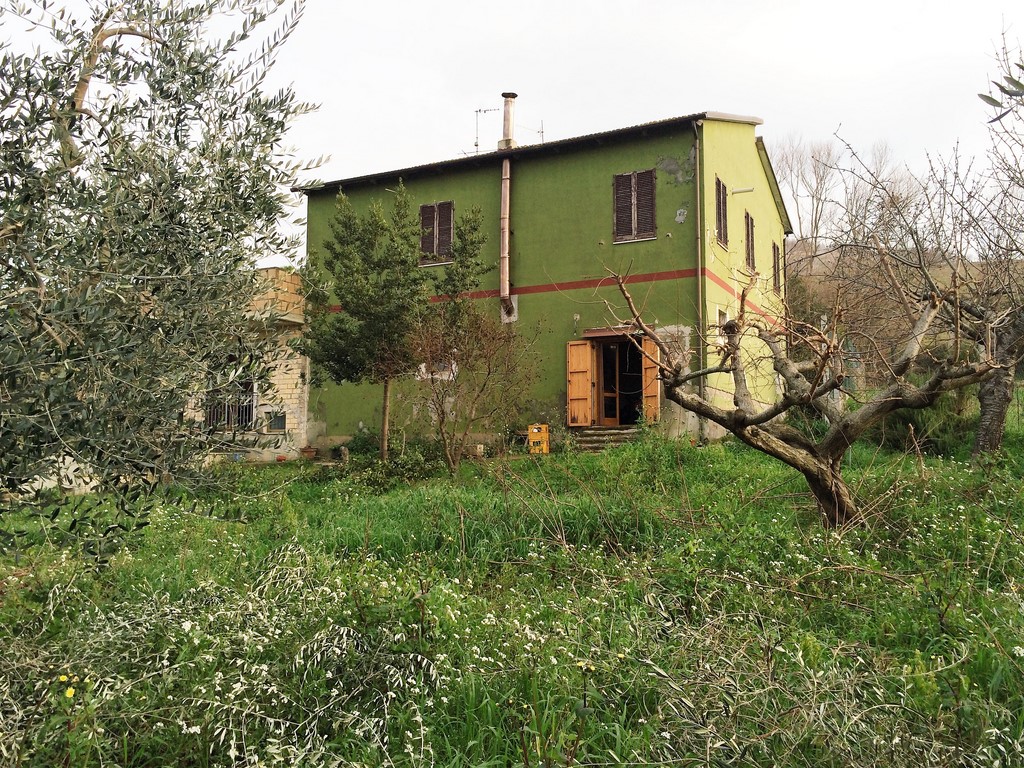 Rustico in vendita a Carassai