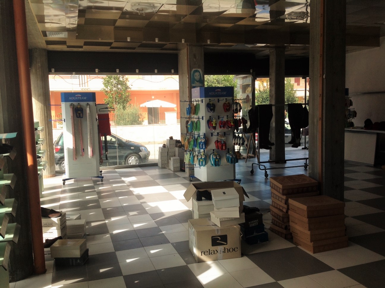 Locale commerciale in affitto a Martinsicuro, Zona Mare