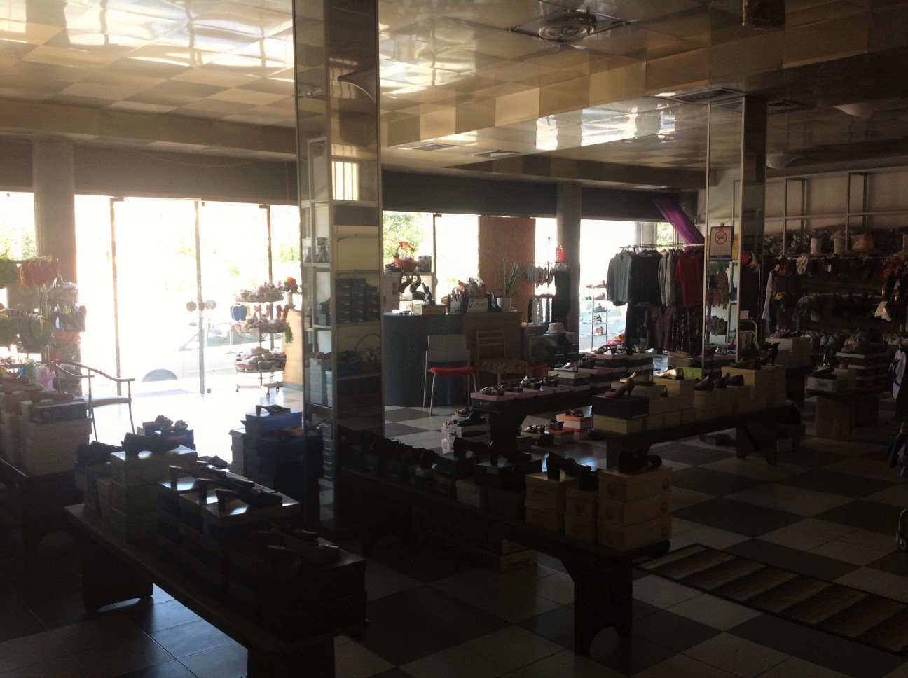 Locale commerciale in affitto a Martinsicuro, Zona Mare