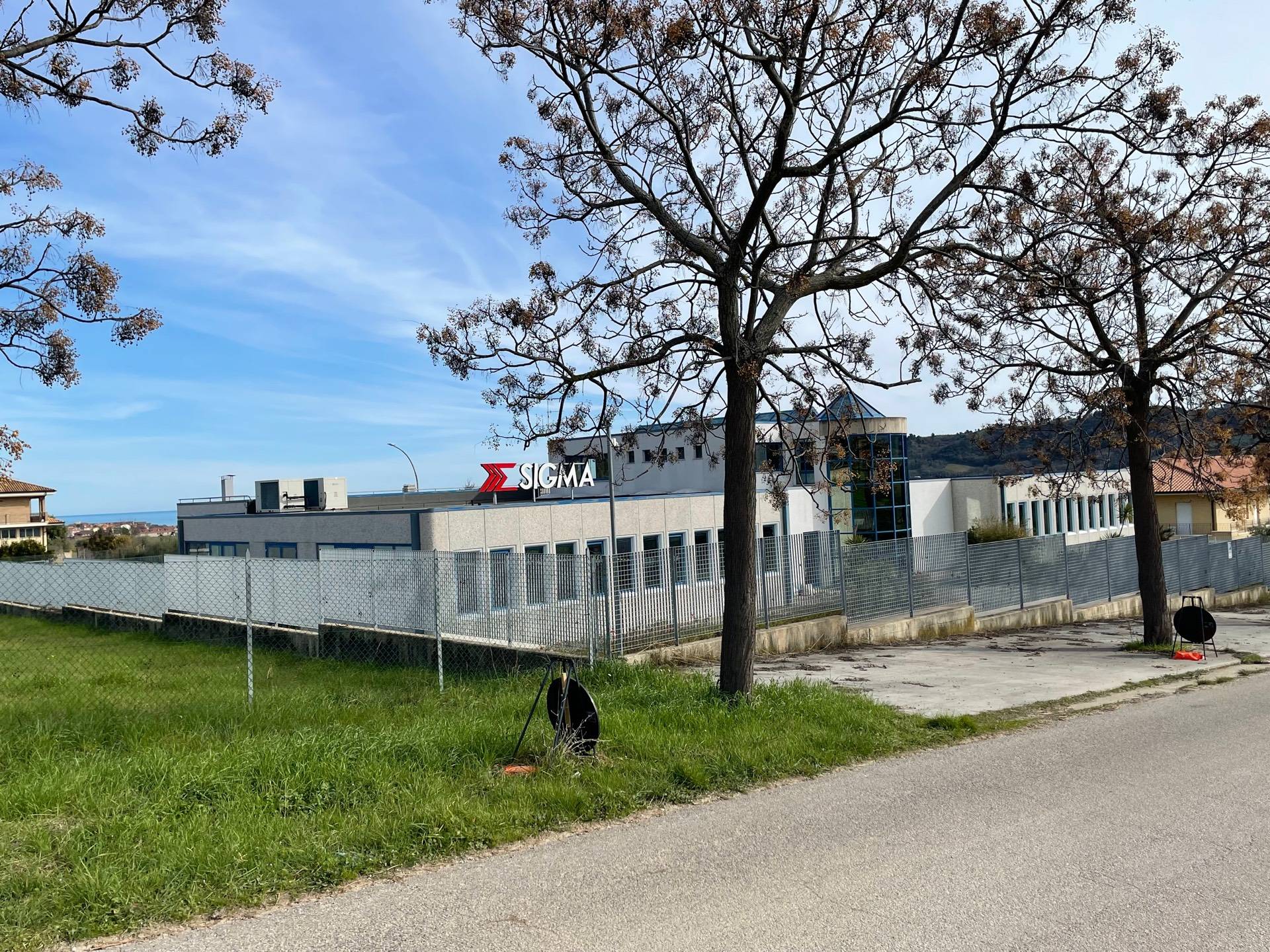 Capannone in vendita a Altidona