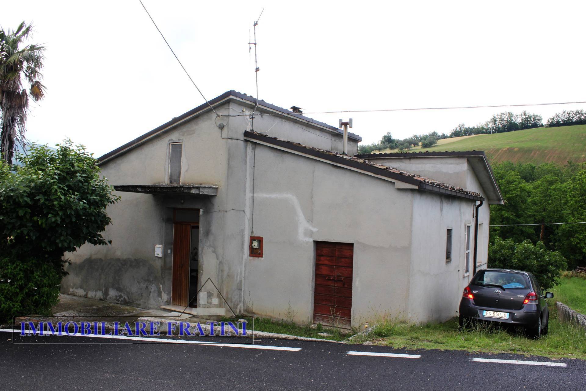 Casa indipendente con terrazzo, Tossicia palozza