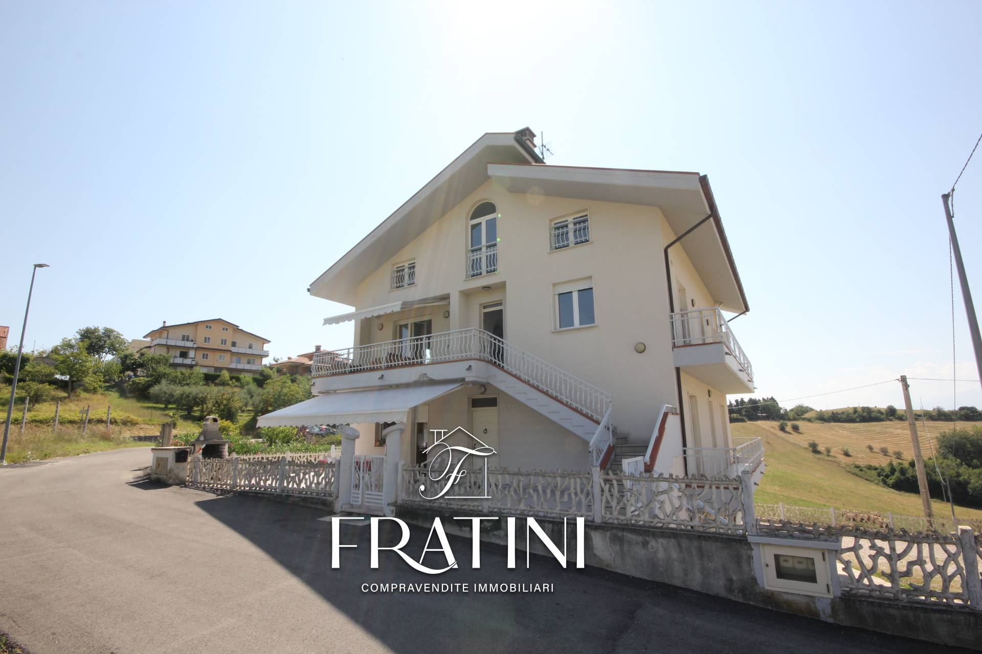 Casa indipendente con terrazzo a Civitella del Tronto