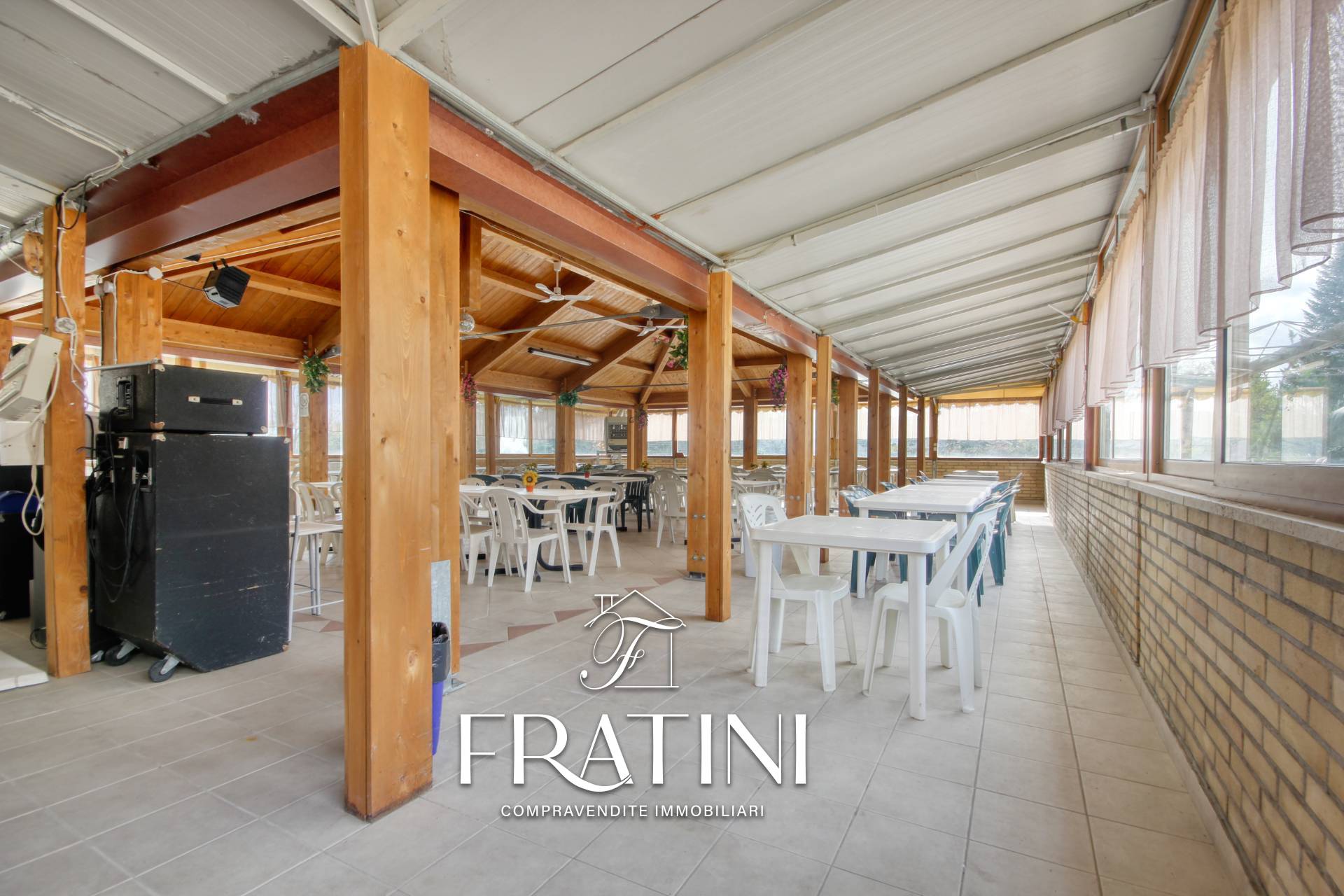 Locale commerciale in vendita a Montefortino