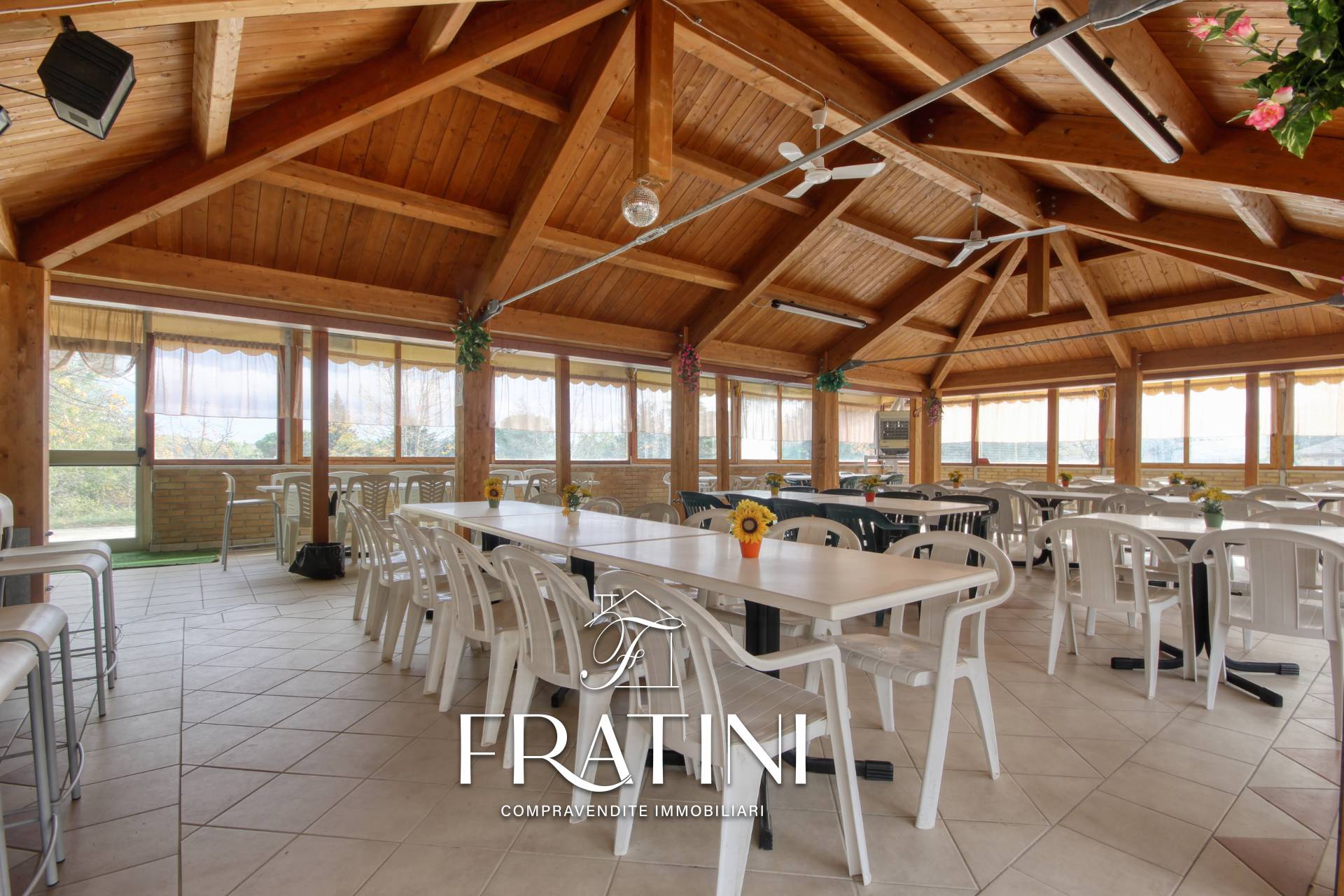 Locale commerciale in vendita a Montefortino