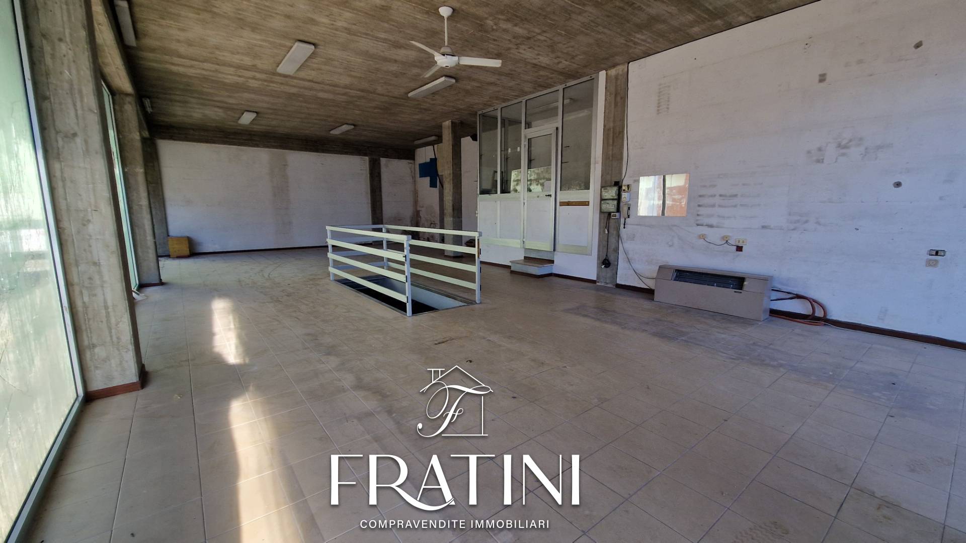 Locale commerciale in vendita a Ancarano