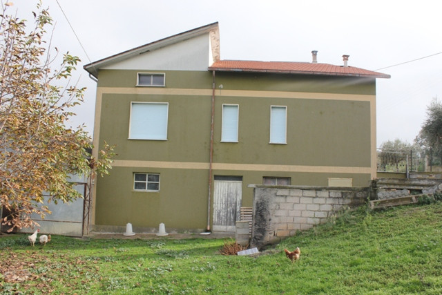 Casolare e Terreno in vendita a Civitella del Tronto, Borrano