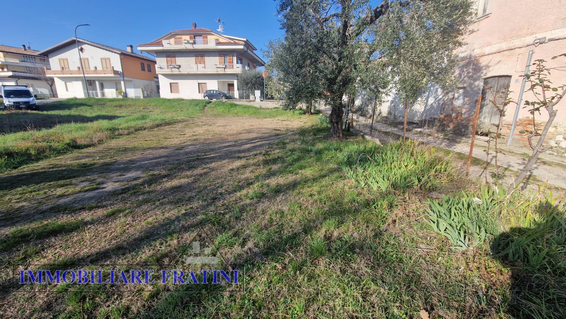 Casolare e Terreno in vendita a Sant'Egidio alla Vibrata