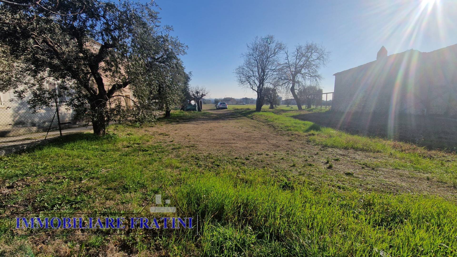 Casolare e Terreno in vendita a Sant'Egidio alla Vibrata