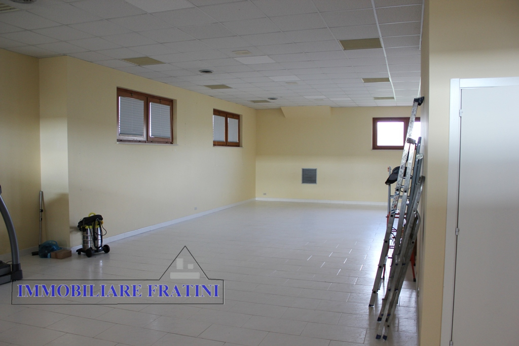Locale commerciale in affitto a Maltignano