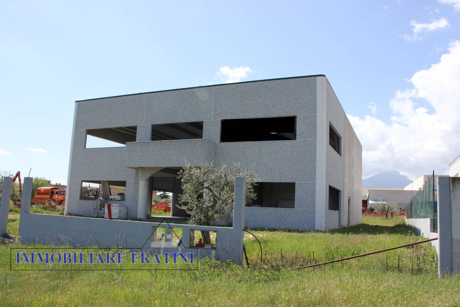 Capannone in vendita a Sant'Egidio alla Vibrata, Villa Mattoni