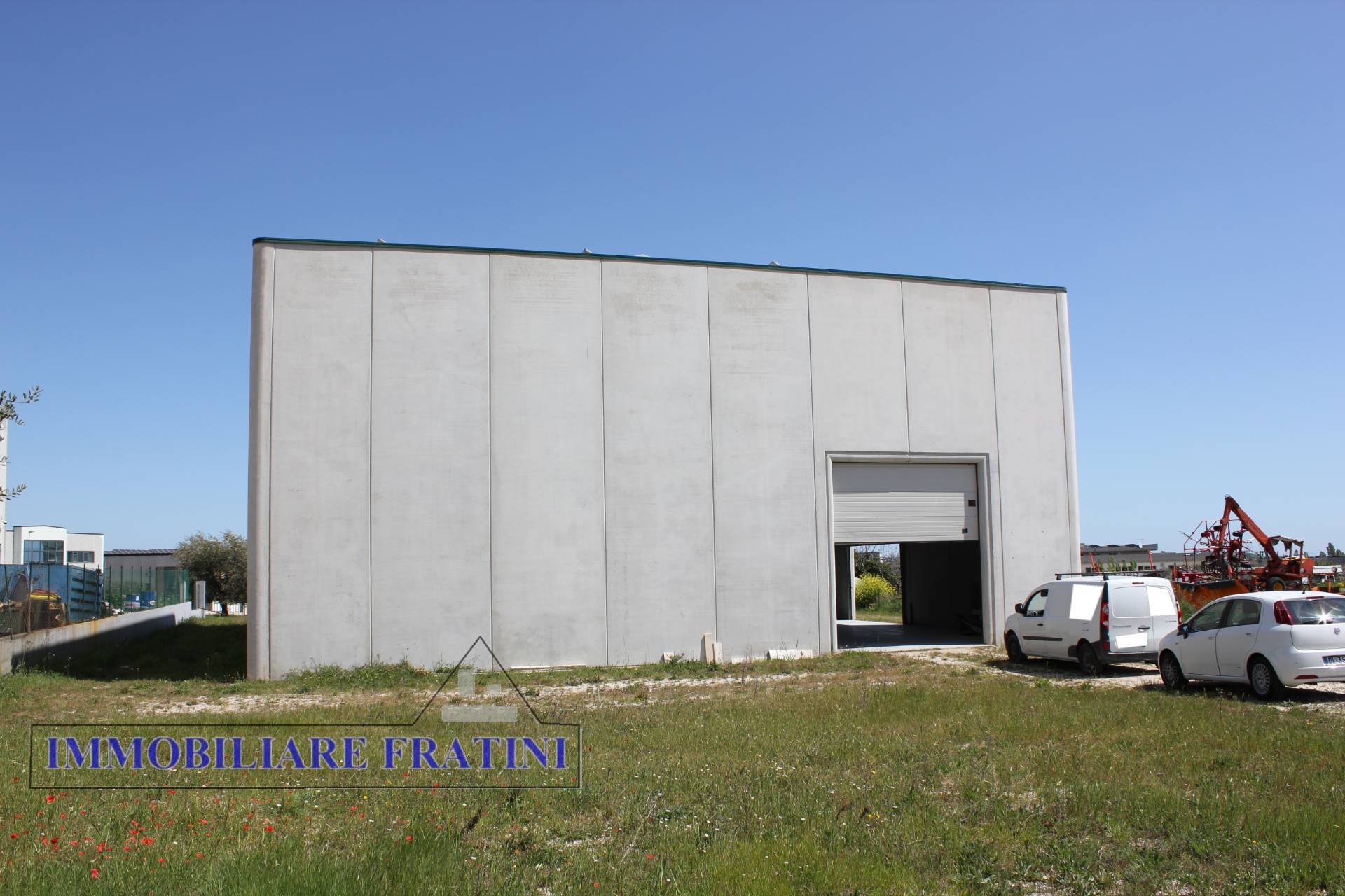 Capannone in vendita a Sant'Egidio alla Vibrata, Villa Mattoni