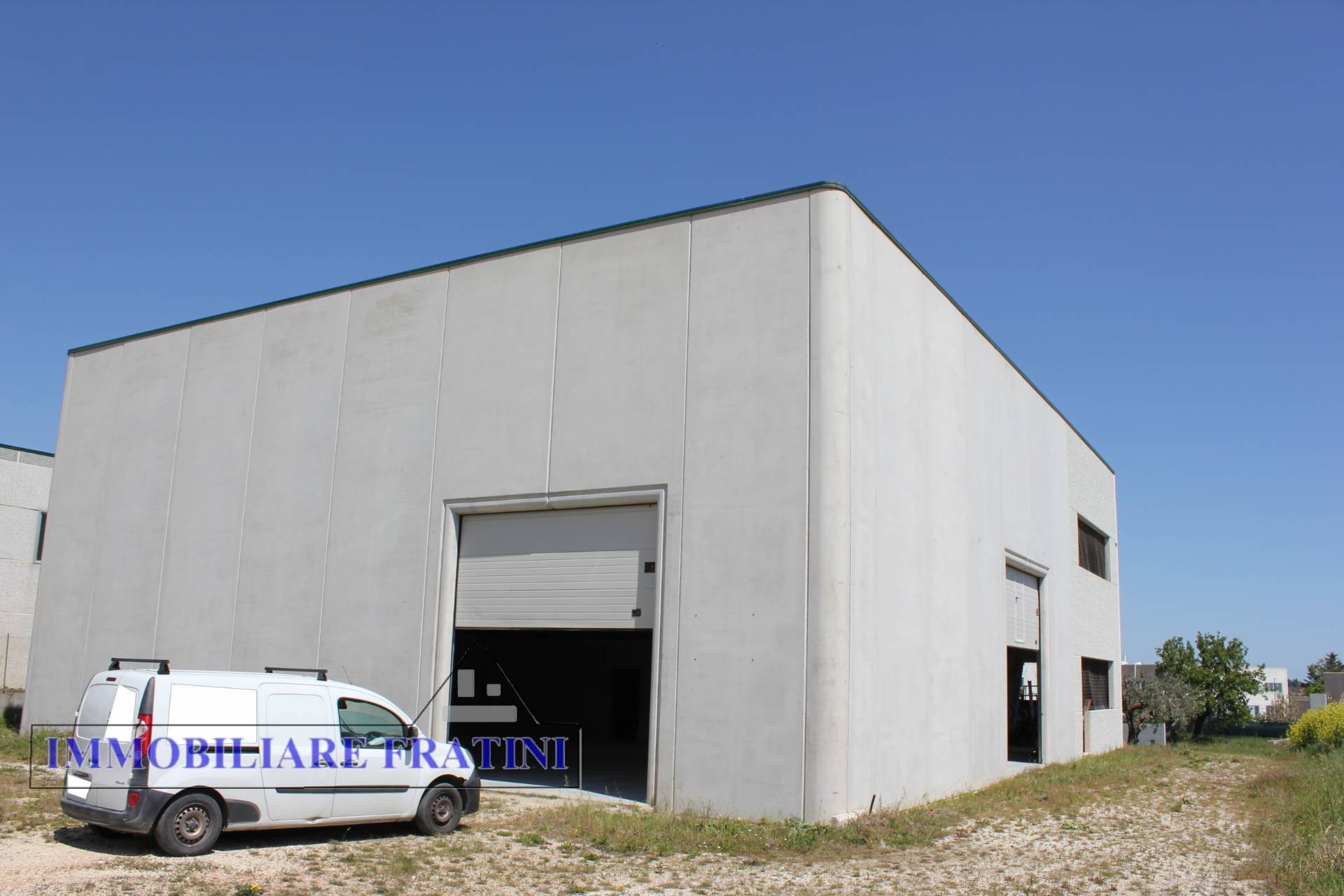 Capannone in vendita a Sant'Egidio alla Vibrata, Villa Mattoni