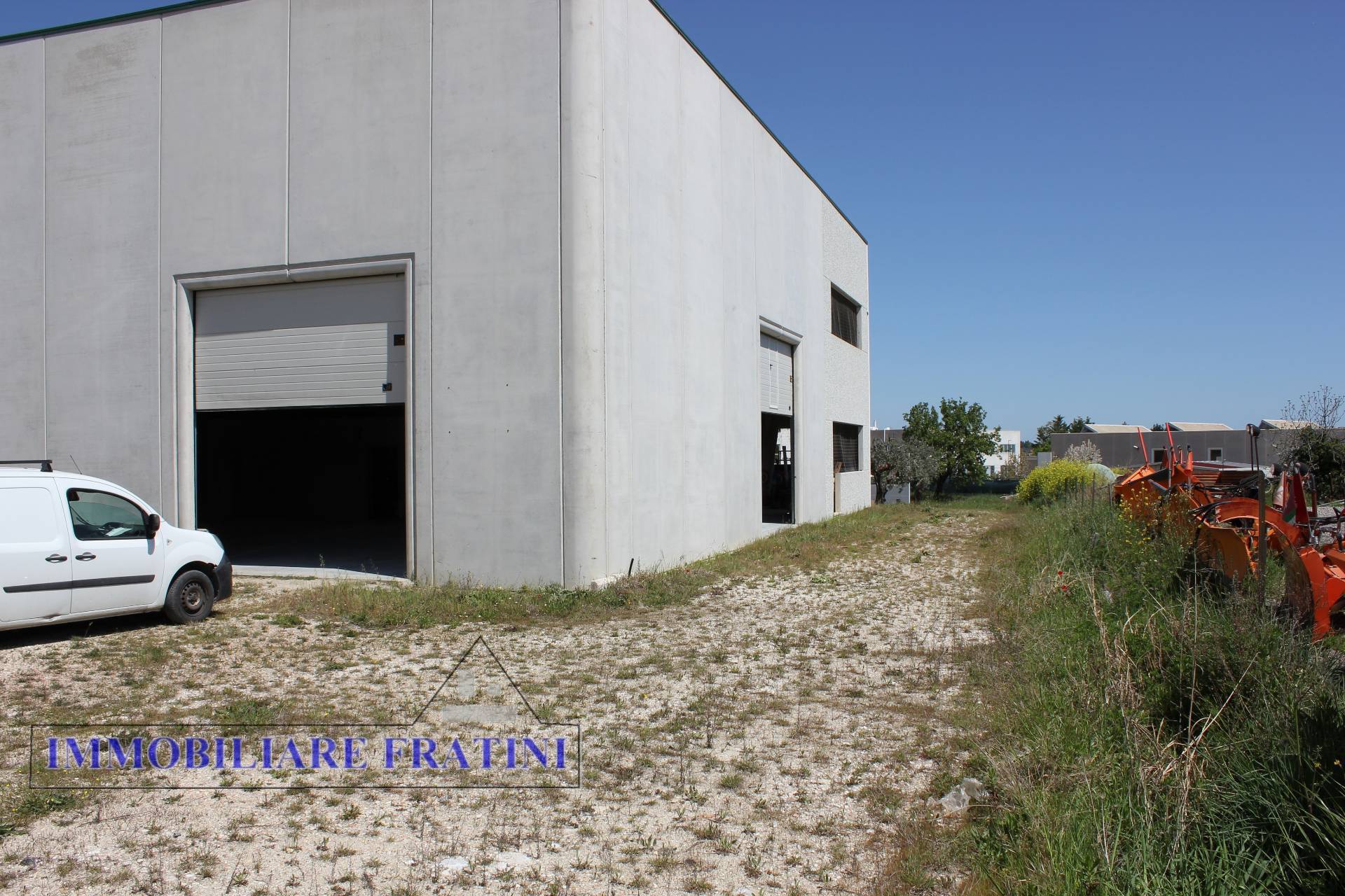 Capannone in vendita a Sant'Egidio alla Vibrata, Villa Mattoni