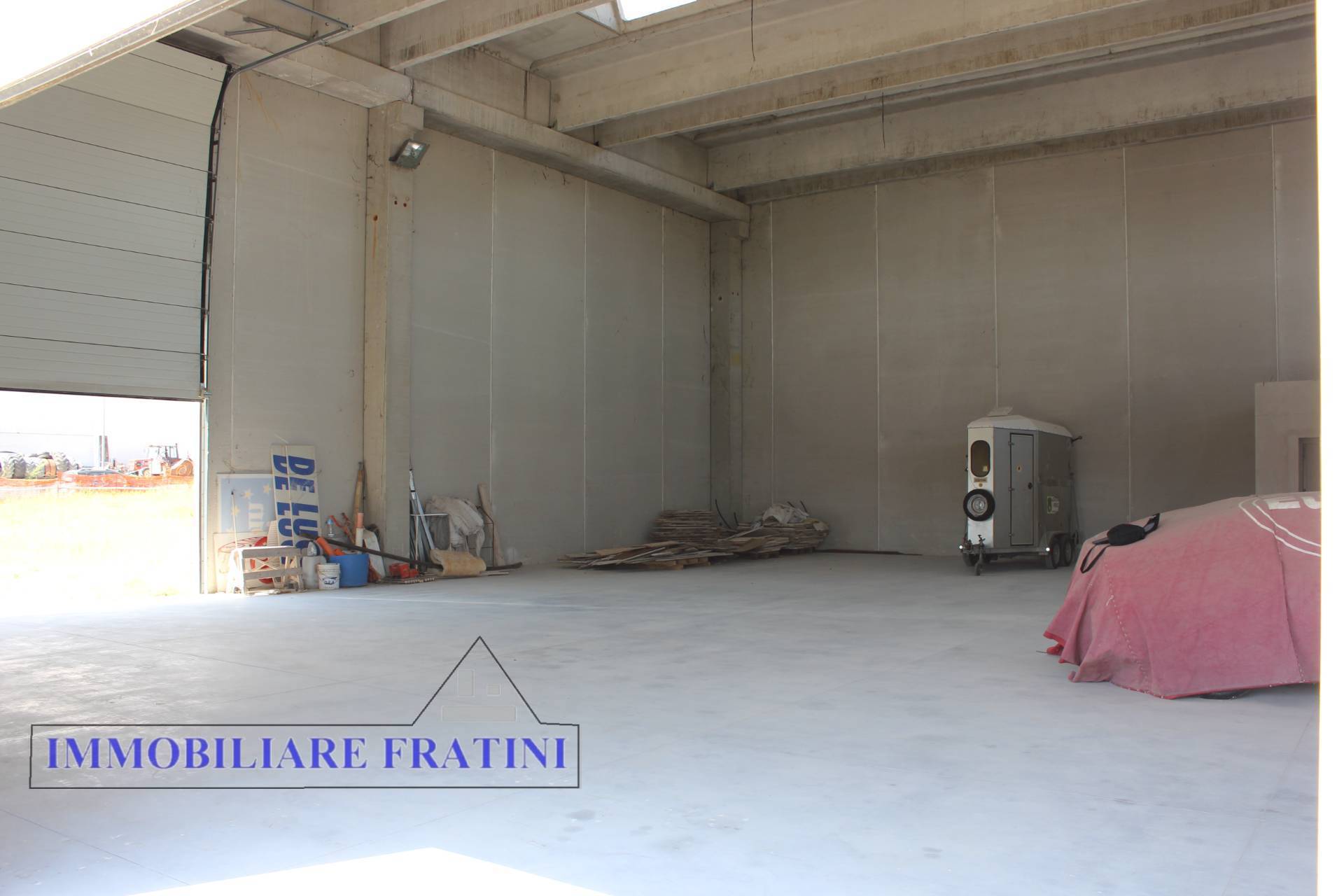 Capannone in vendita a Sant'Egidio alla Vibrata, Villa Mattoni