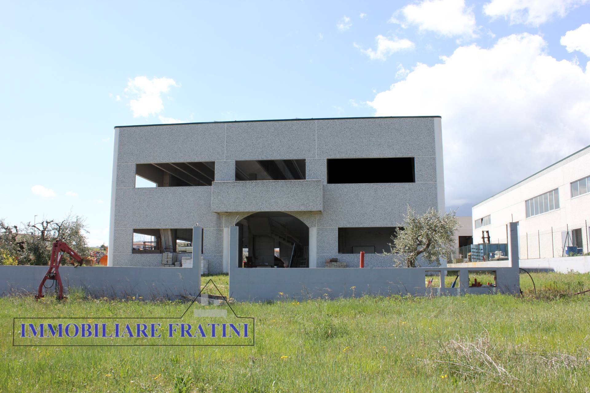 Capannone in vendita a Sant'Egidio alla Vibrata, Villa Mattoni