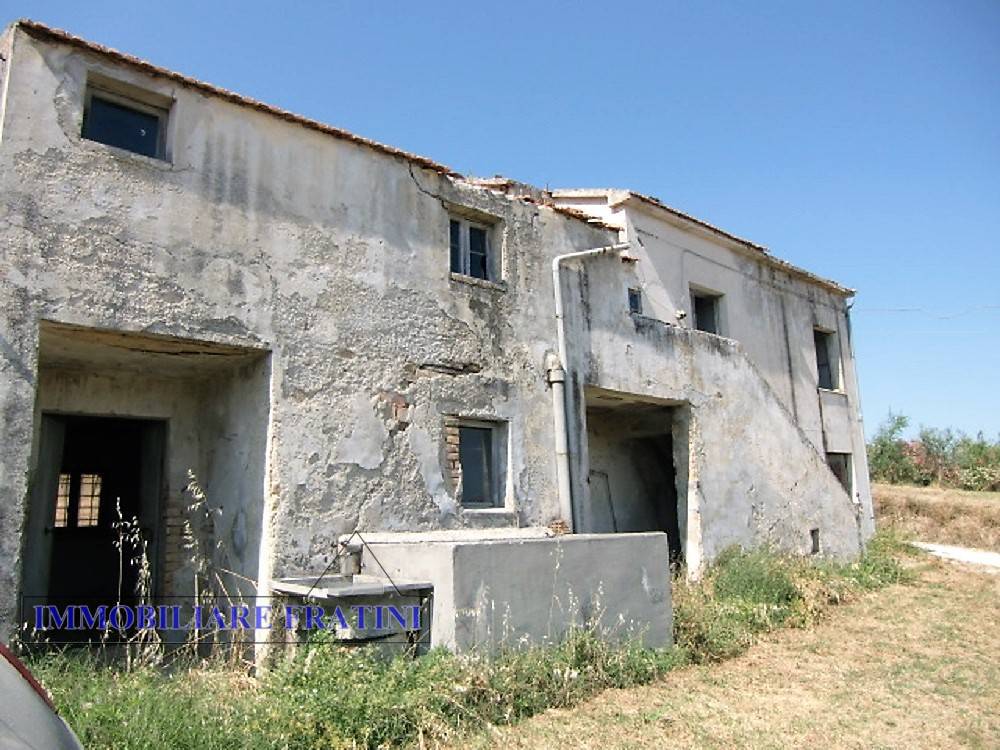 Casolare e Terreno in vendita a Civitella del Tronto, Ponzano