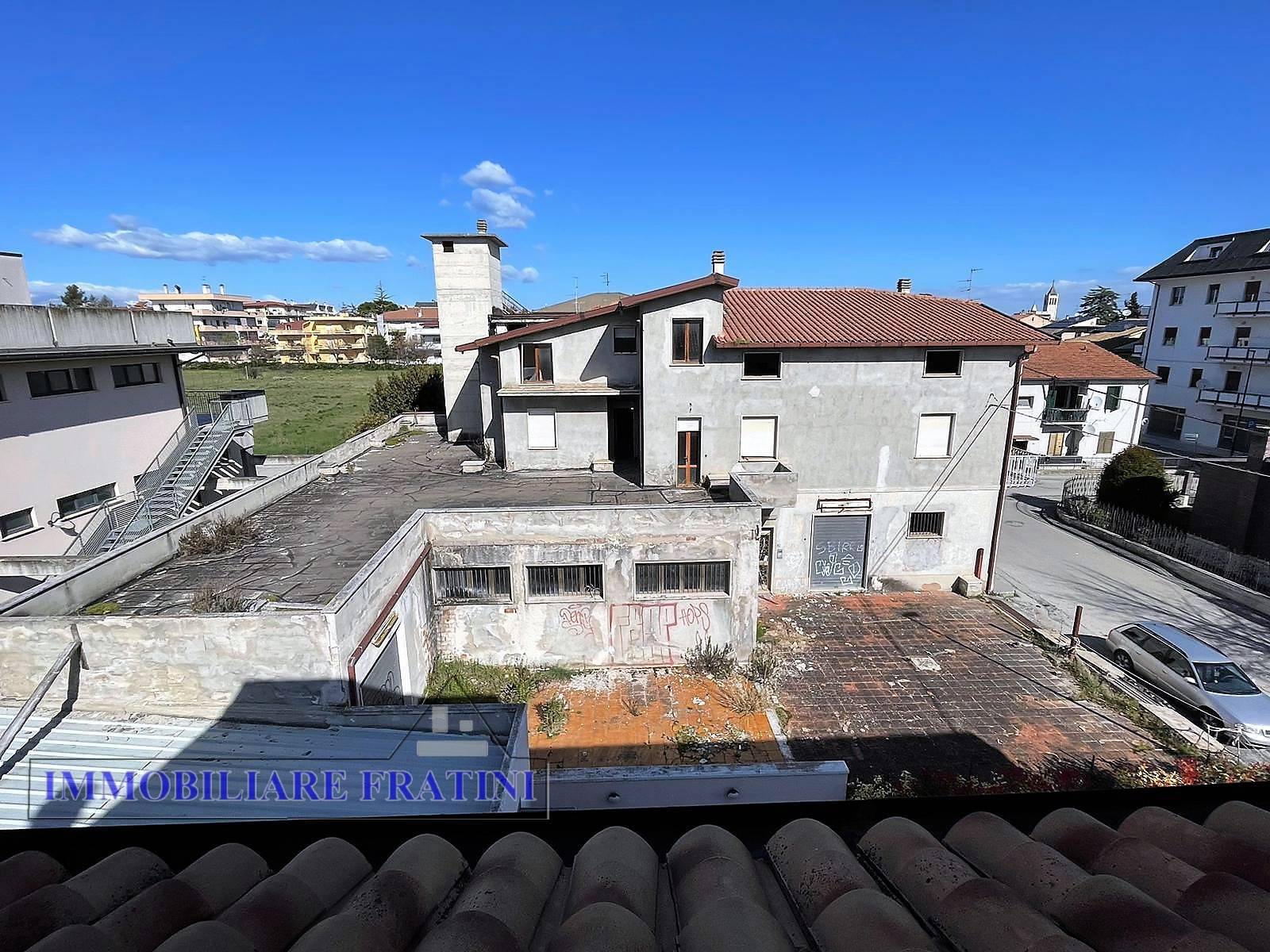 Opificio in vendita a Sant'Egidio alla Vibrata