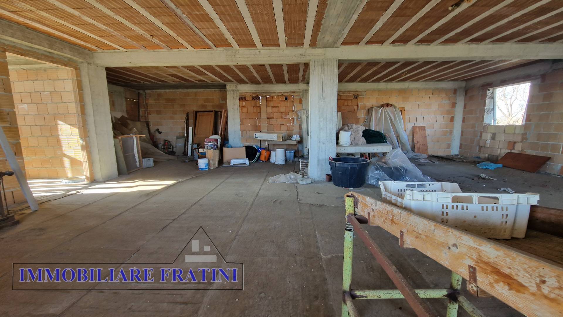 Opificio in vendita a Sant'Egidio alla Vibrata