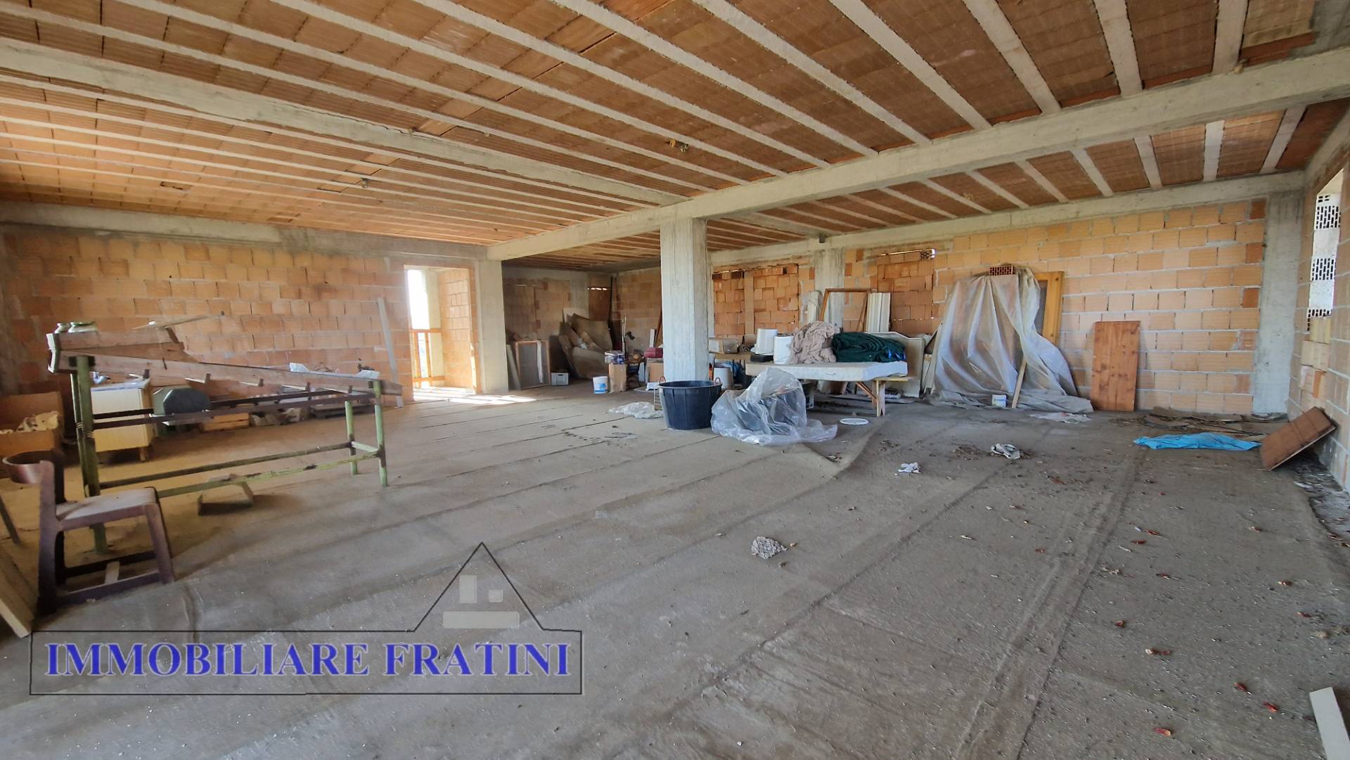 Opificio in vendita a Sant'Egidio alla Vibrata