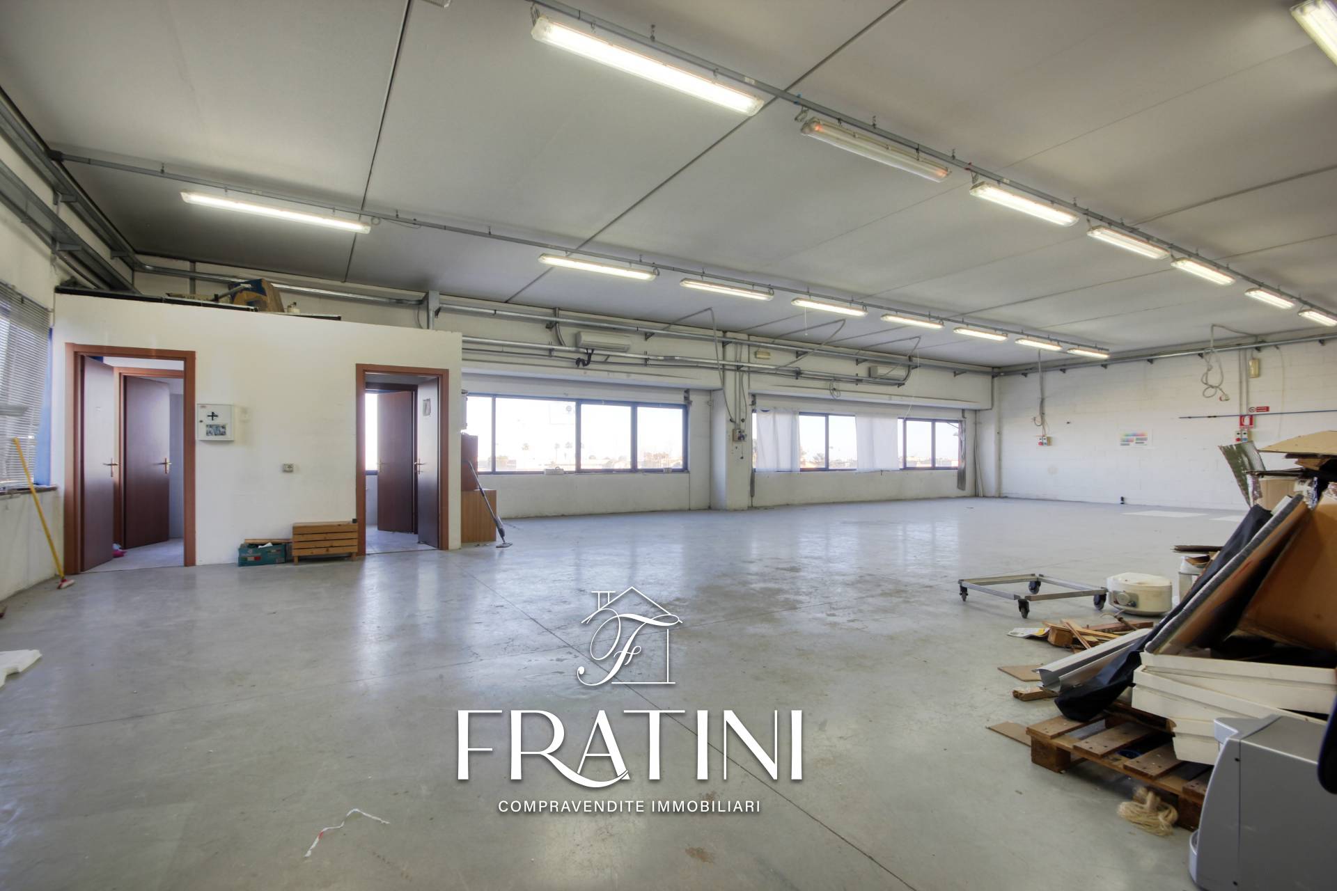 Capannone in vendita a Martinsicuro