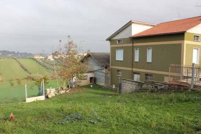 Casolare e Terreno in vendita a Civitella del Tronto, Borrano