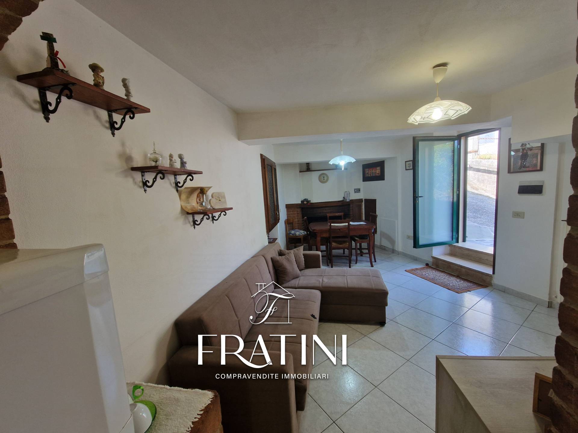 Appartamento Indipendente in vendita a Civitella del Tronto, Cerqueto