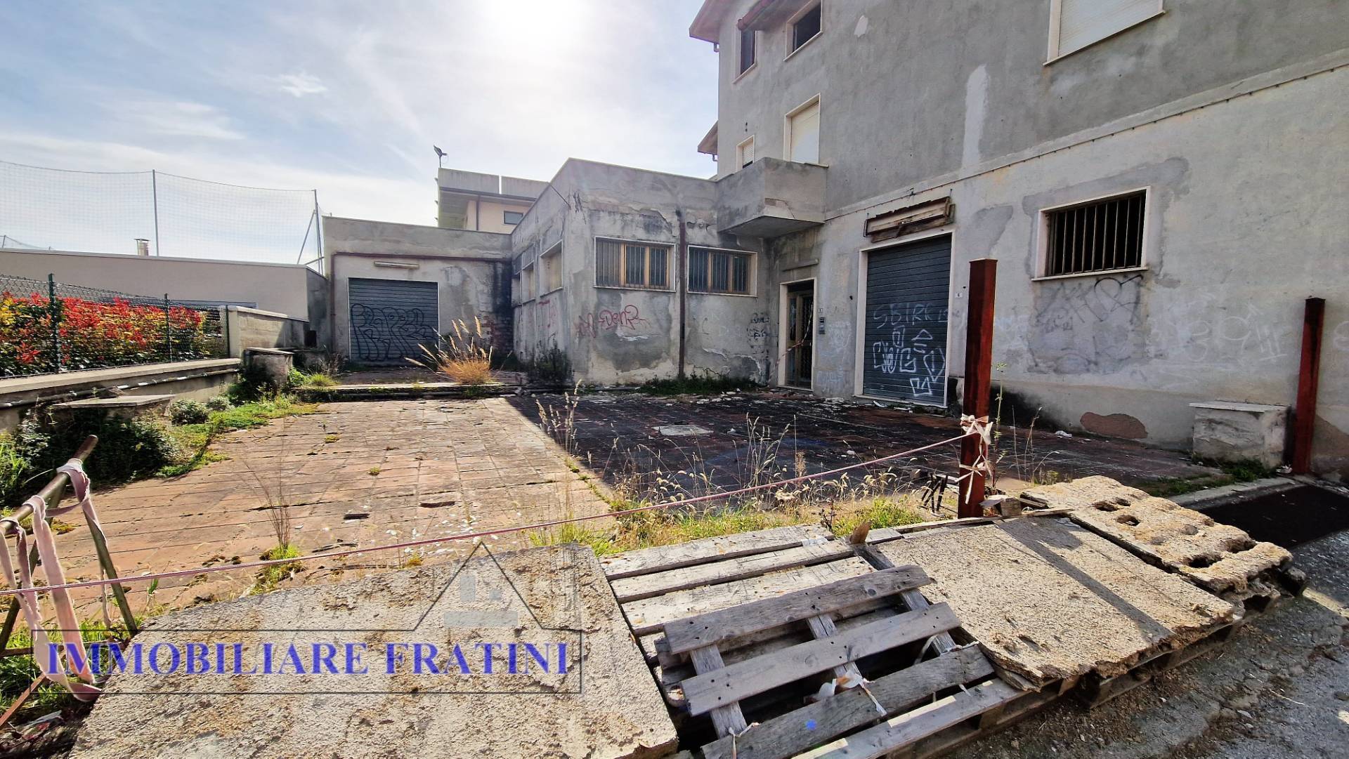 Opificio in vendita a Sant'Egidio alla Vibrata