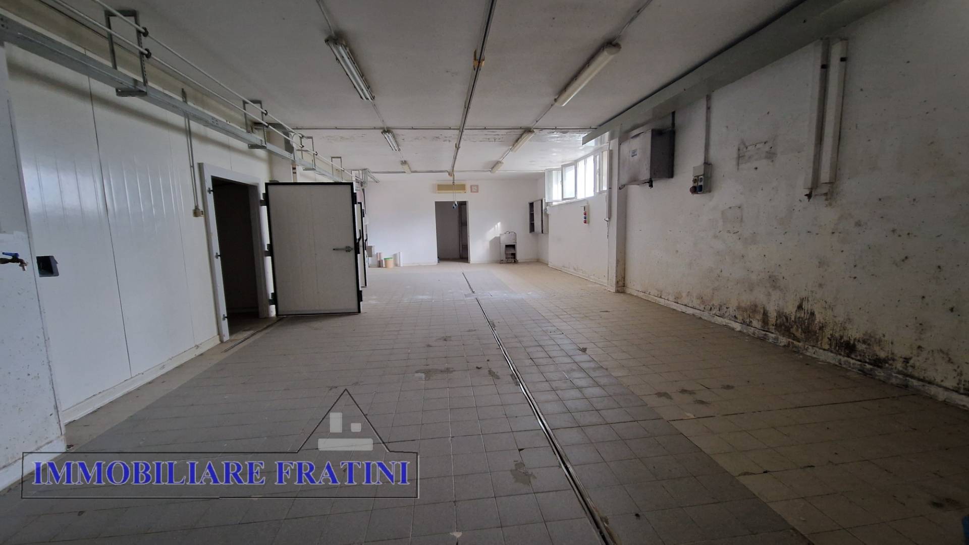 Opificio in vendita a Ancarano