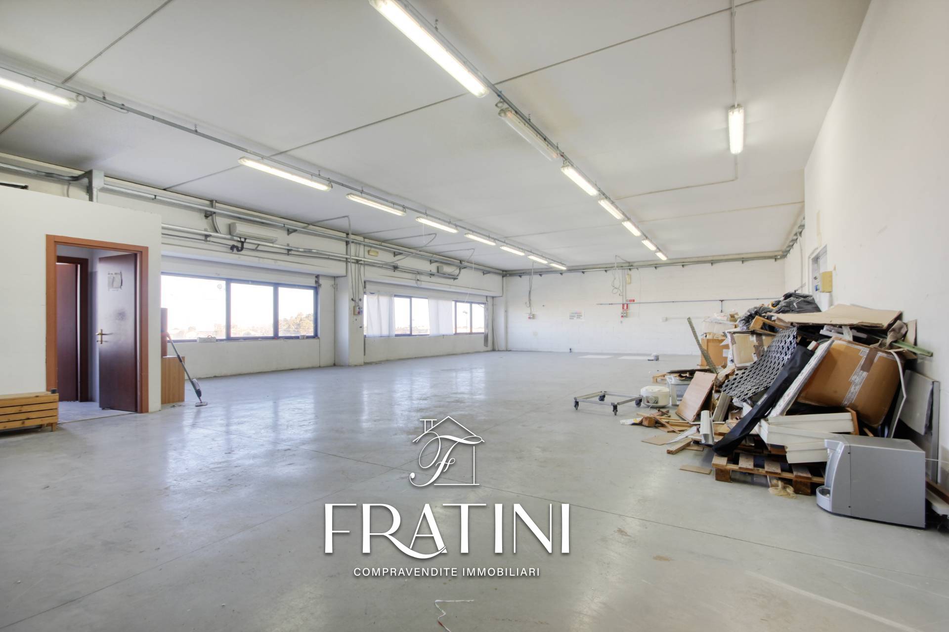 Capannone in vendita a Martinsicuro